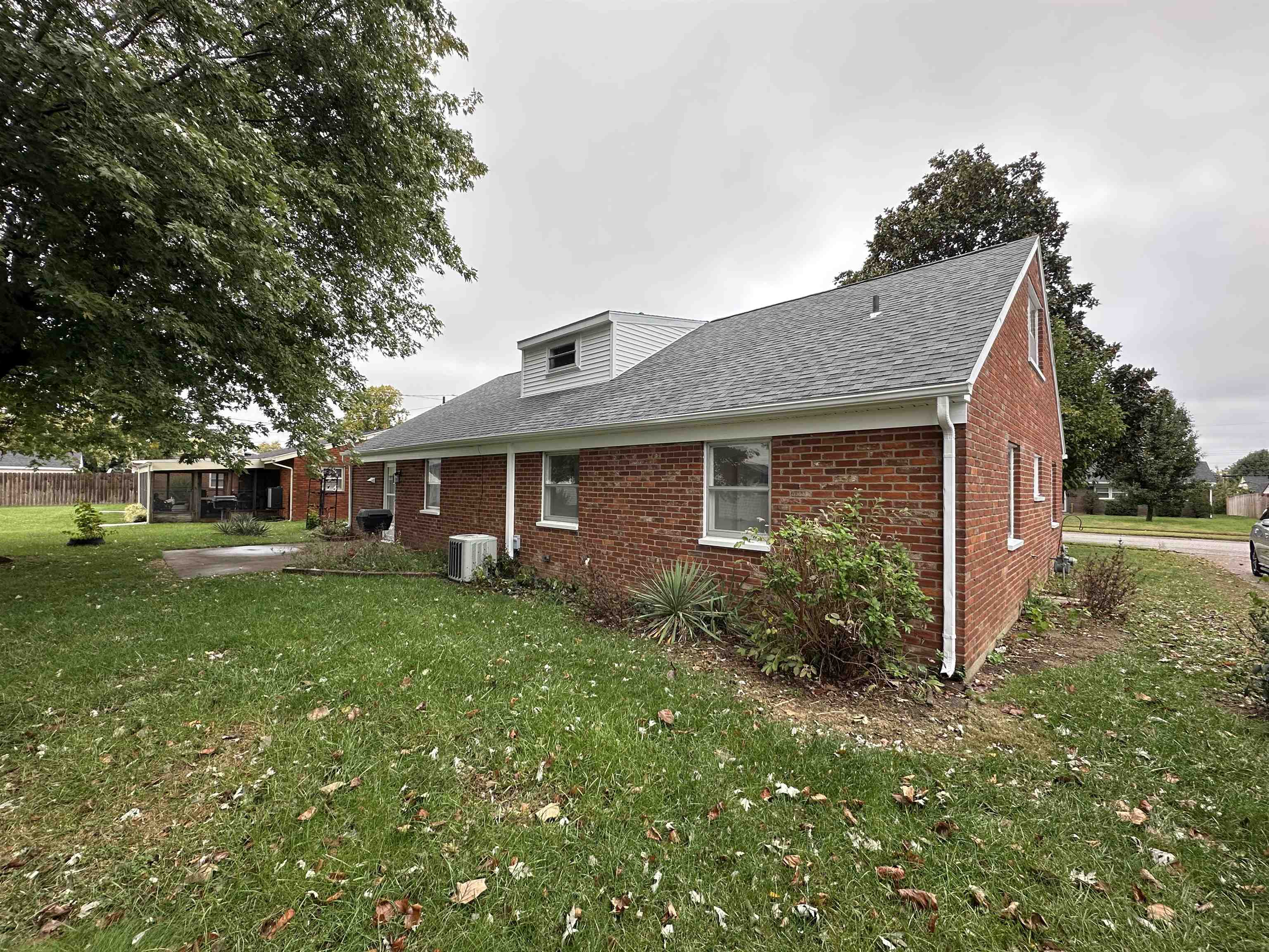 2324 Middleground Dr, Owensboro, Kentucky 42301, 4 Bedrooms Bedrooms, ,2 BathroomsBathrooms,Single Family Residence,For Sale,Middleground Dr,94032