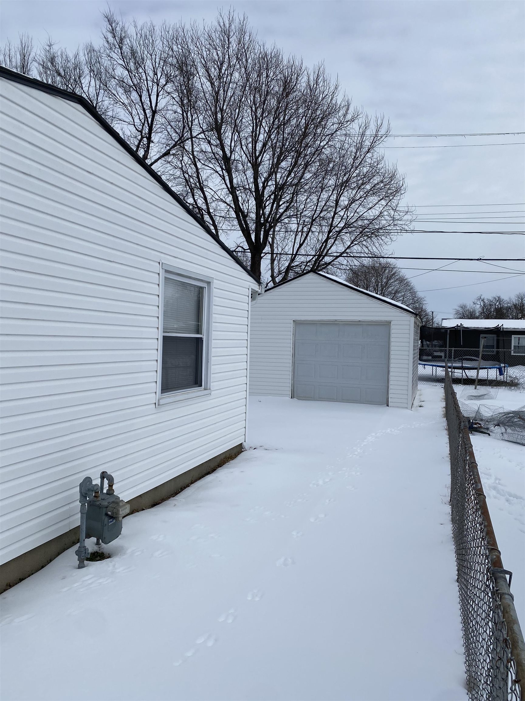 601 Jeff Pl, Owensboro, Kentucky 42301, 3 Bedrooms Bedrooms, ,1 BathroomBathrooms,Single Family Residence,For Sale,Jeff Pl,94034