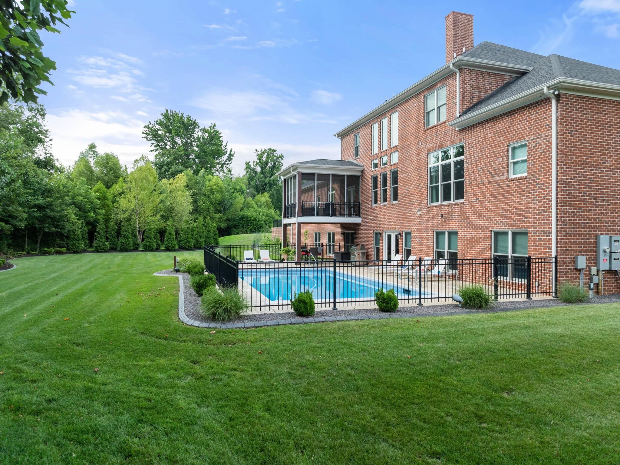 2365 Stone Crest Lane, Owensboro, Kentucky 42303, 7 Bedrooms Bedrooms, ,4 BathroomsBathrooms,Single Family Residence,For Sale,Stone Crest Lane,94039