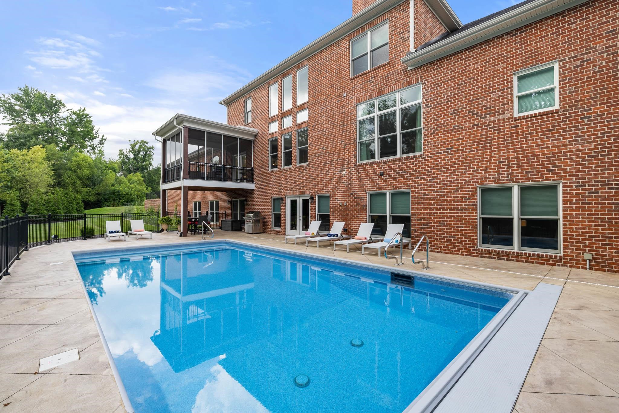 2365 Stone Crest Lane, Owensboro, Kentucky 42303, 7 Bedrooms Bedrooms, ,4 BathroomsBathrooms,Single Family Residence,For Sale,Stone Crest Lane,94039