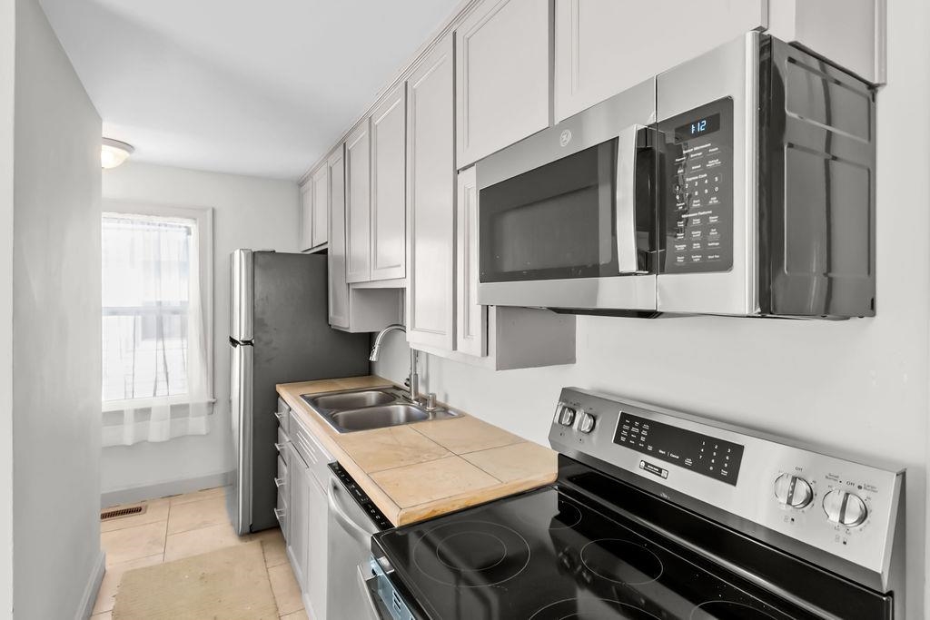 2100 Prince Ave., Owensboro, Kentucky 42303, 2 Bedrooms Bedrooms, ,1 BathroomBathrooms,Single Family Residence,For Sale,Prince Ave.,94041