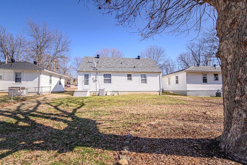 2100 Prince Ave., Owensboro, Kentucky 42303, 2 Bedrooms Bedrooms, ,1 BathroomBathrooms,Single Family Residence,For Sale,Prince Ave.,94041