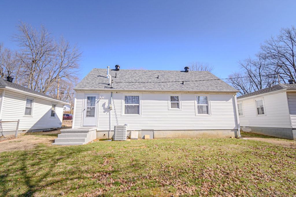 2100 Prince Ave., Owensboro, Kentucky 42303, 2 Bedrooms Bedrooms, ,1 BathroomBathrooms,Single Family Residence,For Sale,Prince Ave.,94041