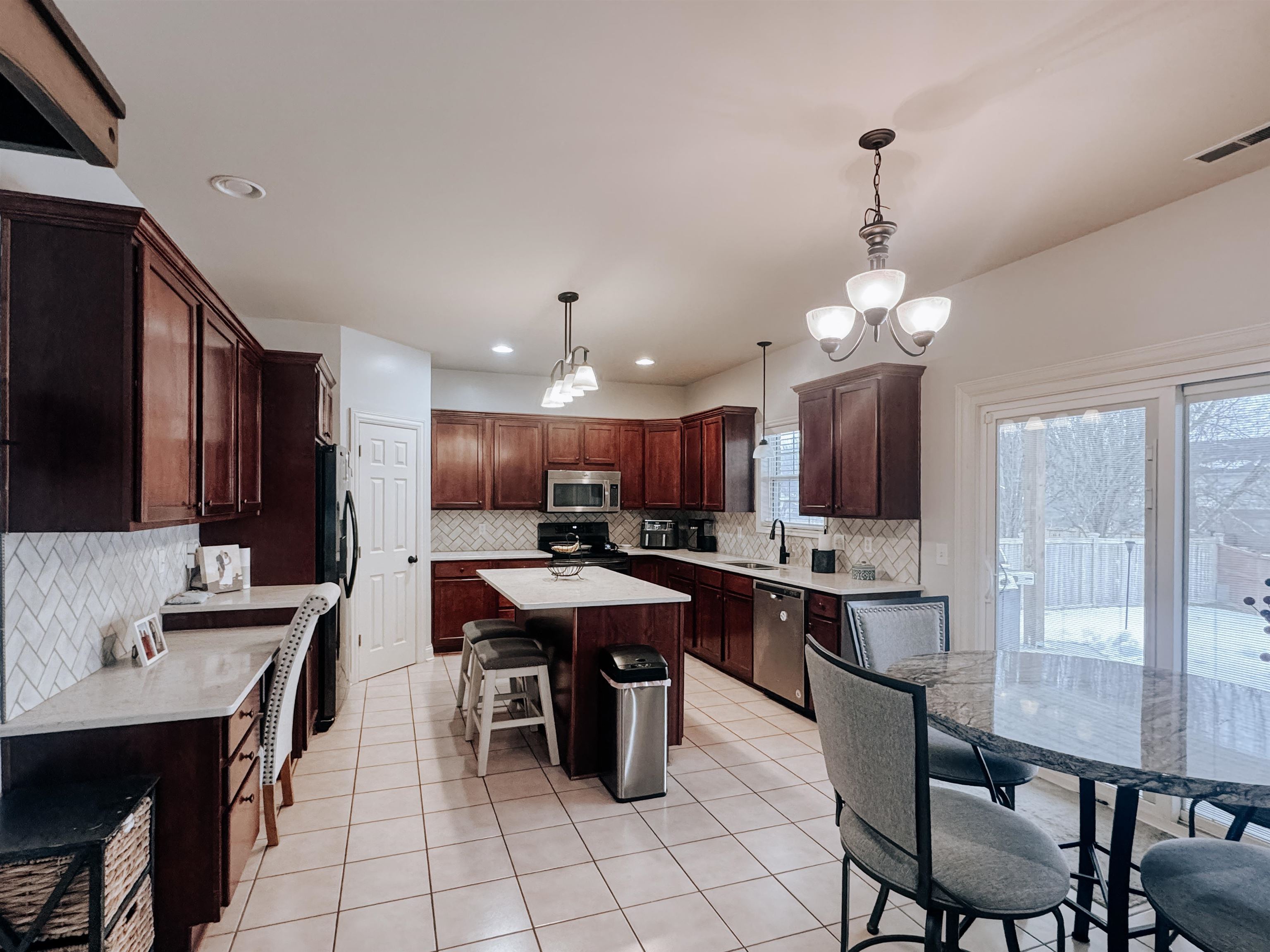 2969 Waterside Way, Owensboro, Kentucky 42303, 4 Bedrooms Bedrooms, ,2 BathroomsBathrooms,Single Family Residence,For Sale,Waterside Way,94045