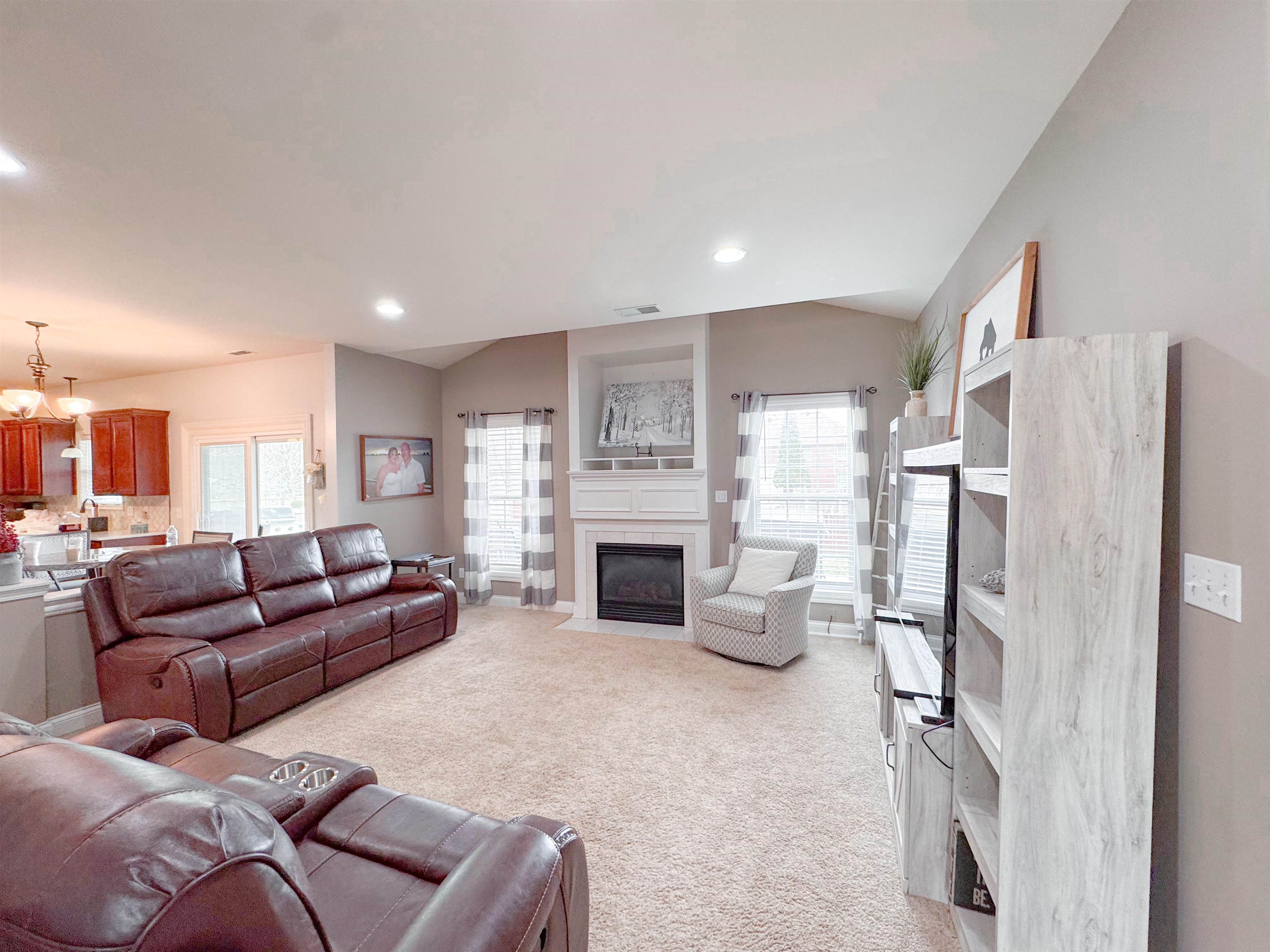 2969 Waterside Way, Owensboro, Kentucky 42303, 4 Bedrooms Bedrooms, ,2 BathroomsBathrooms,Single Family Residence,For Sale,Waterside Way,94045