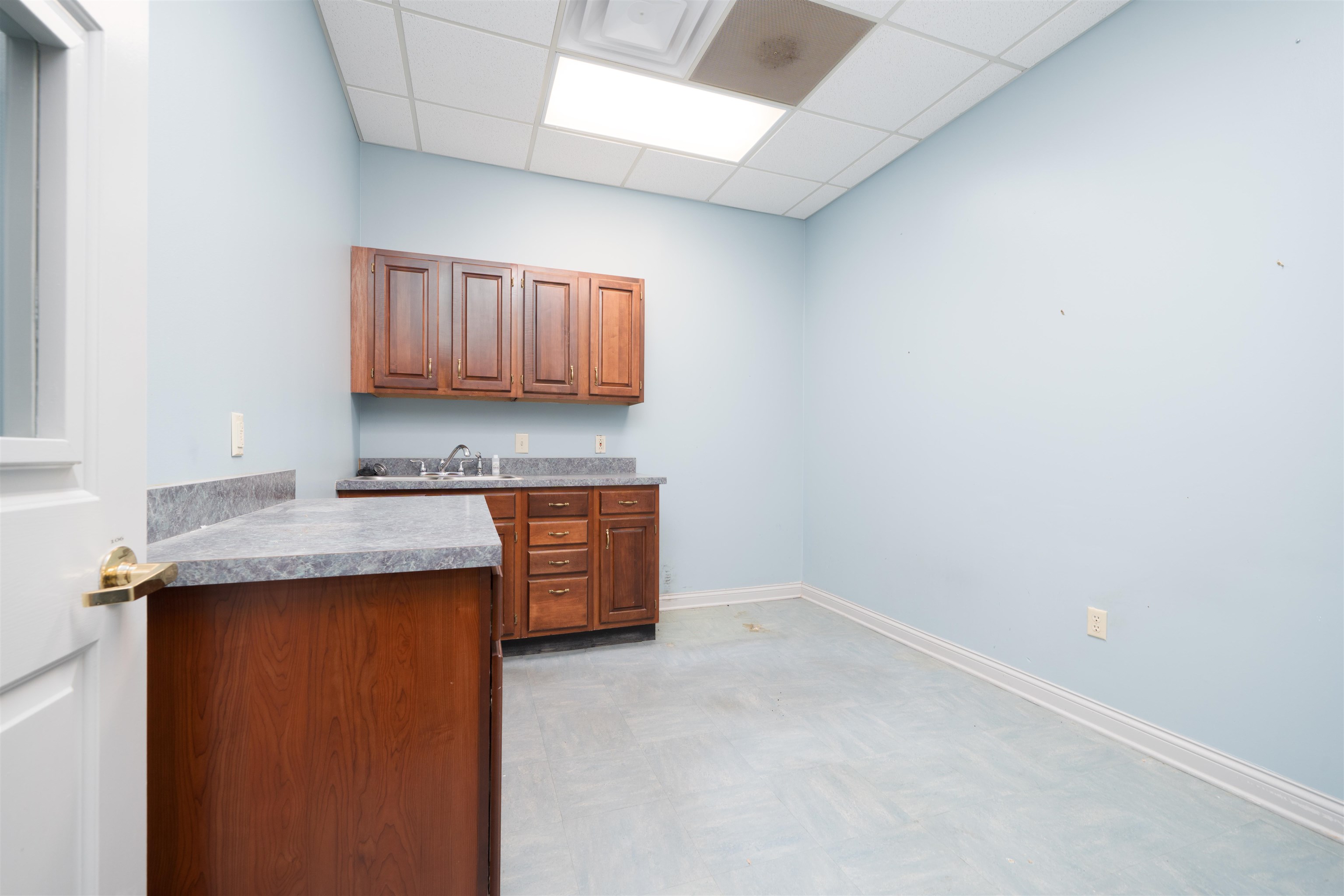 401 Frederica Street 101C, Owensboro, Kentucky 42301, ,Office,For Sale,Frederica Street 101C,94048