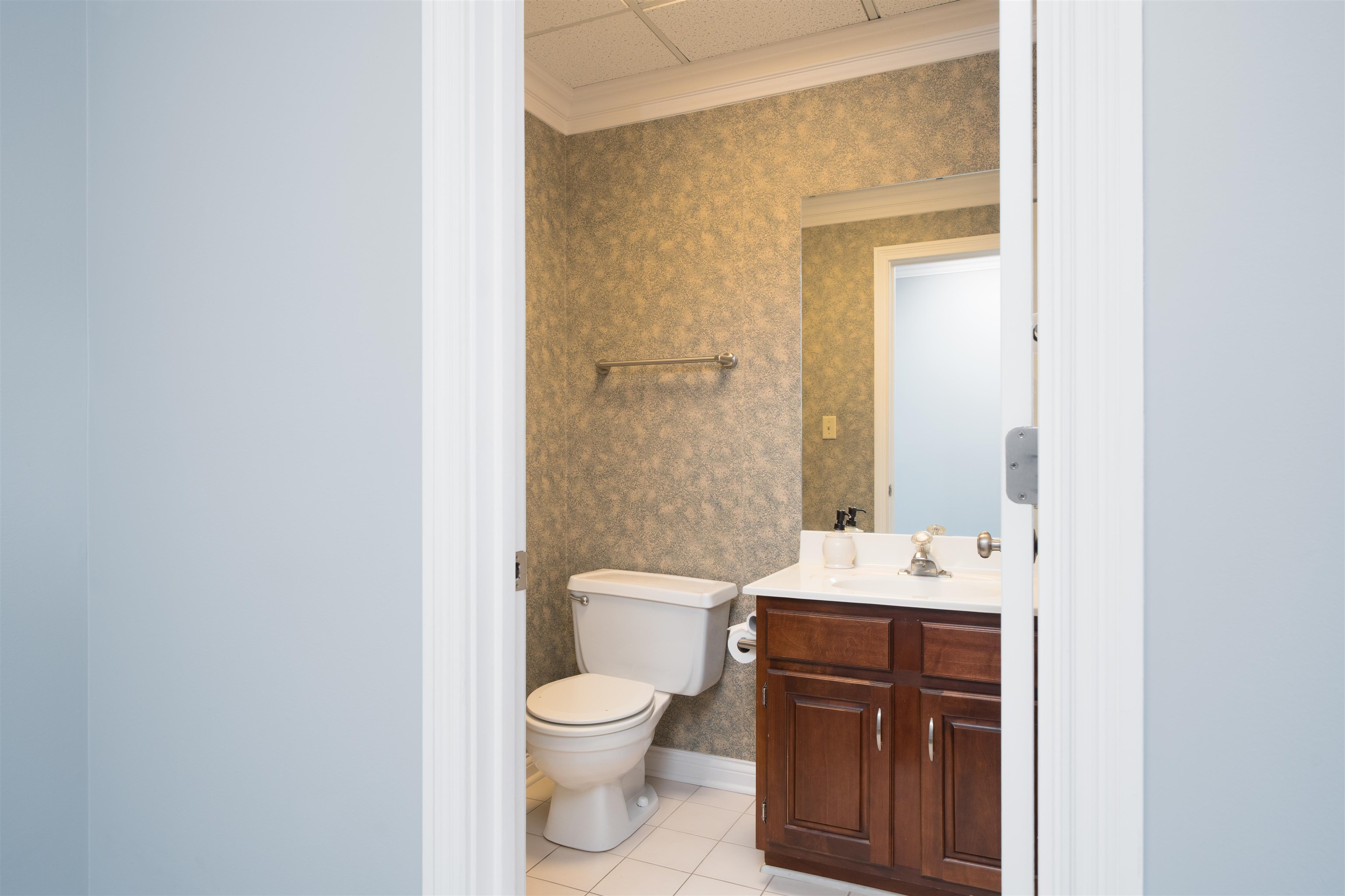 401 Frederica Street Suite 101A, Owensboro, Kentucky 42303, ,Office,For Sale,Frederica Street Suite 101A,94050