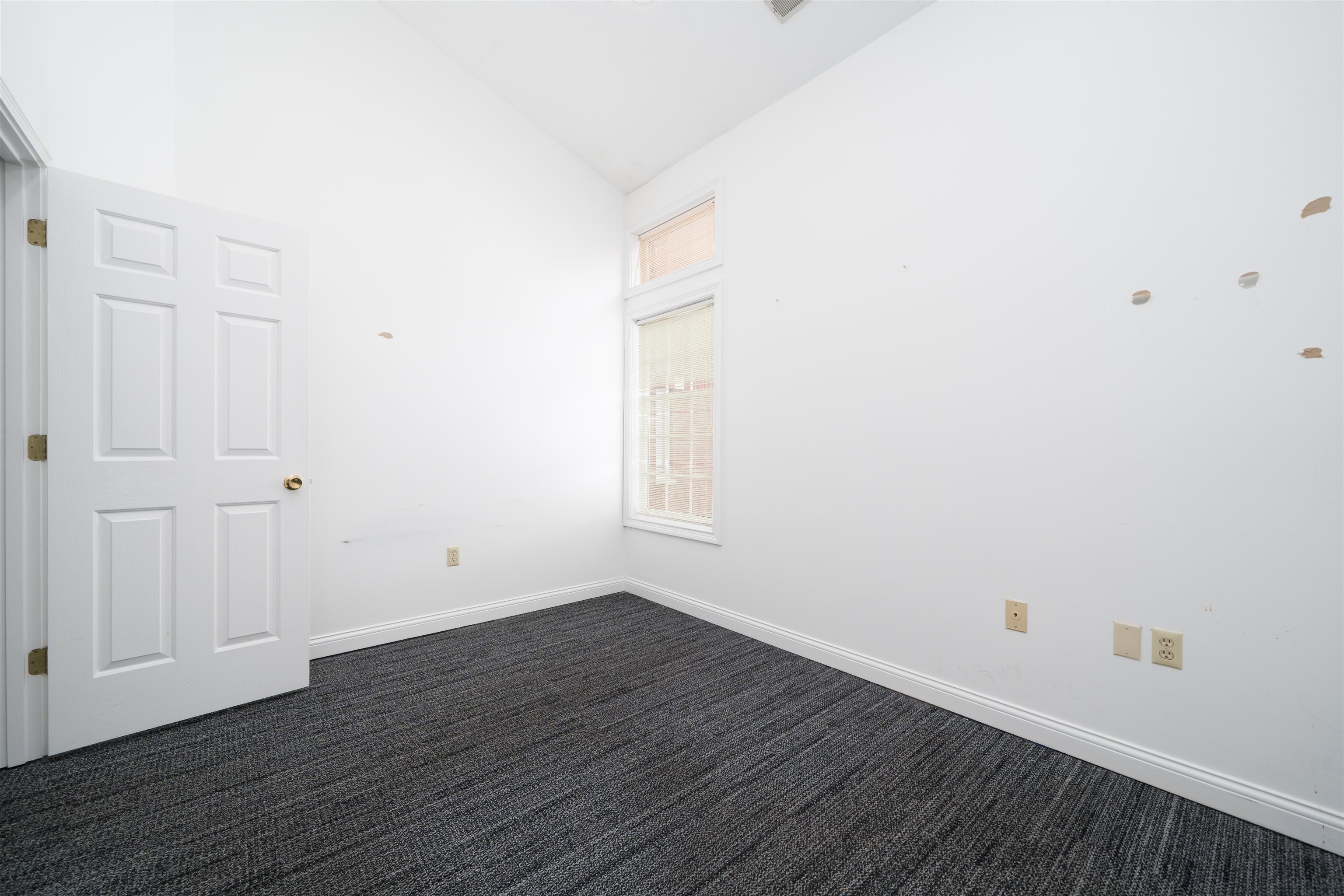 401 Frederica Street Suite 101A, Owensboro, Kentucky 42303, ,Office,For Sale,Frederica Street Suite 101A,94050