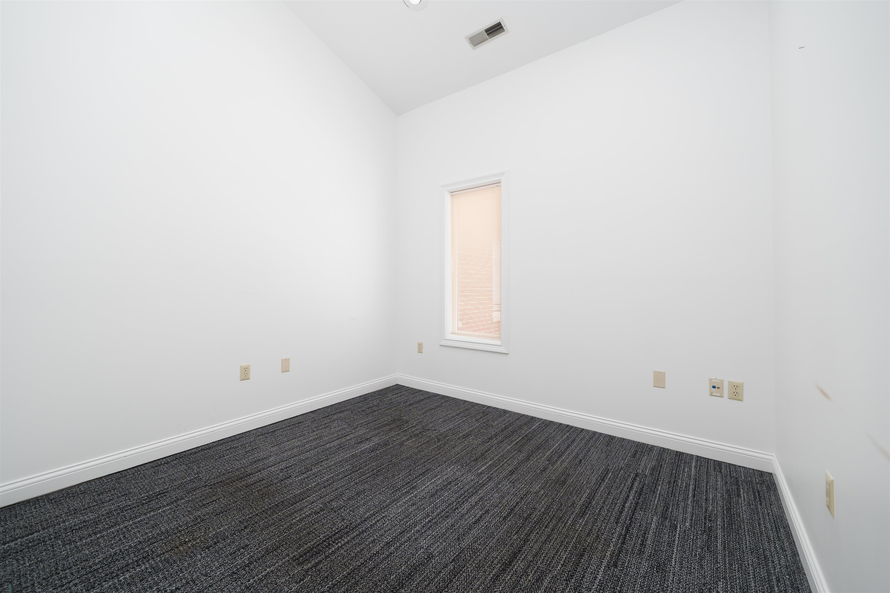 401 Frederica Street Suite 101A, Owensboro, Kentucky 42303, ,Office,For Sale,Frederica Street Suite 101A,94050