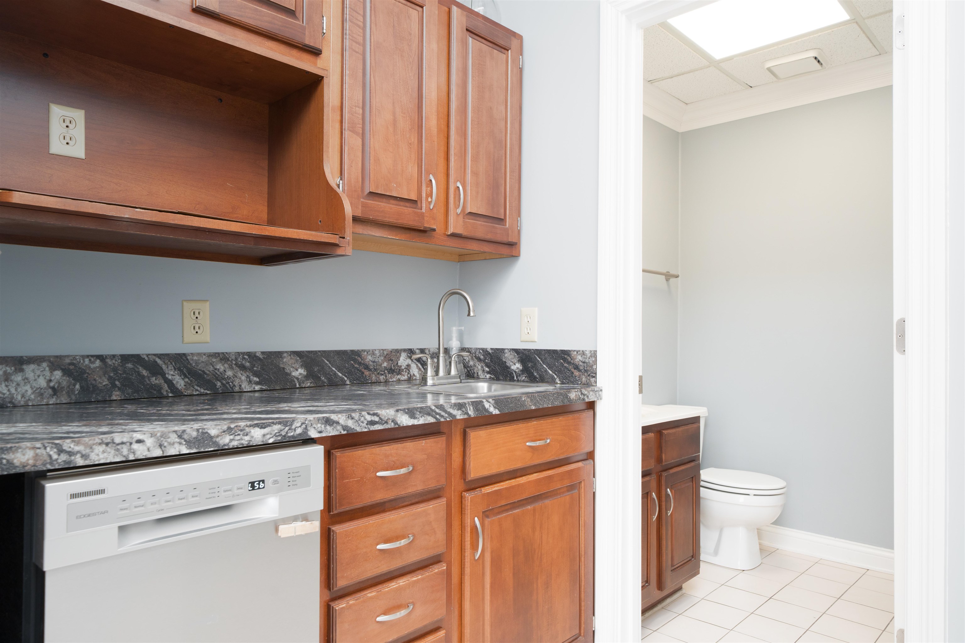 401 Frederica Street Suite 101A, Owensboro, Kentucky 42303, ,Office,For Sale,Frederica Street Suite 101A,94050