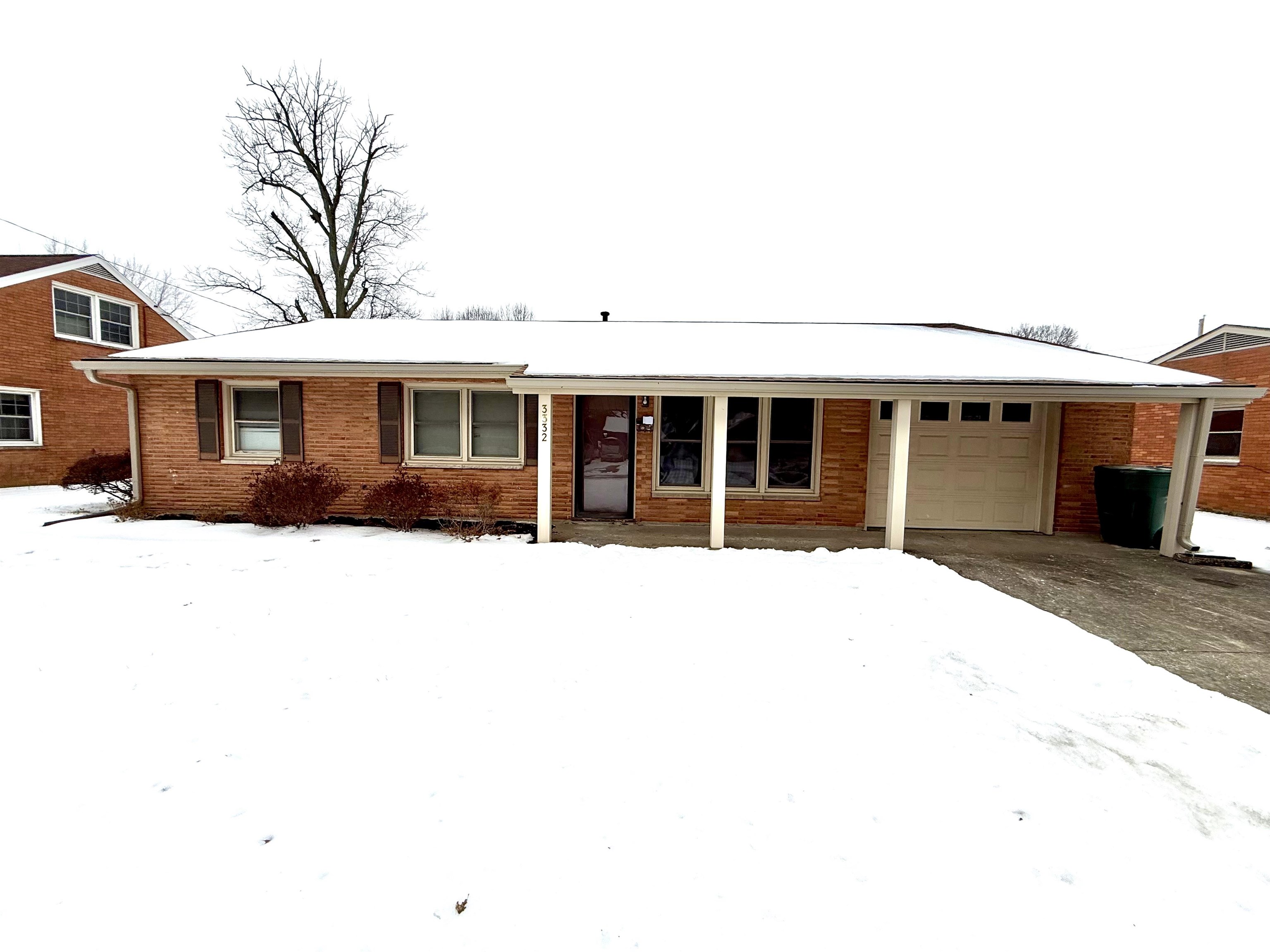 3332 Comanche Place, Owensboro, Indiana 42301-5963, 3 Bedrooms Bedrooms, ,2 BathroomsBathrooms,Single Family Residence,For Sale,Comanche Place,94056