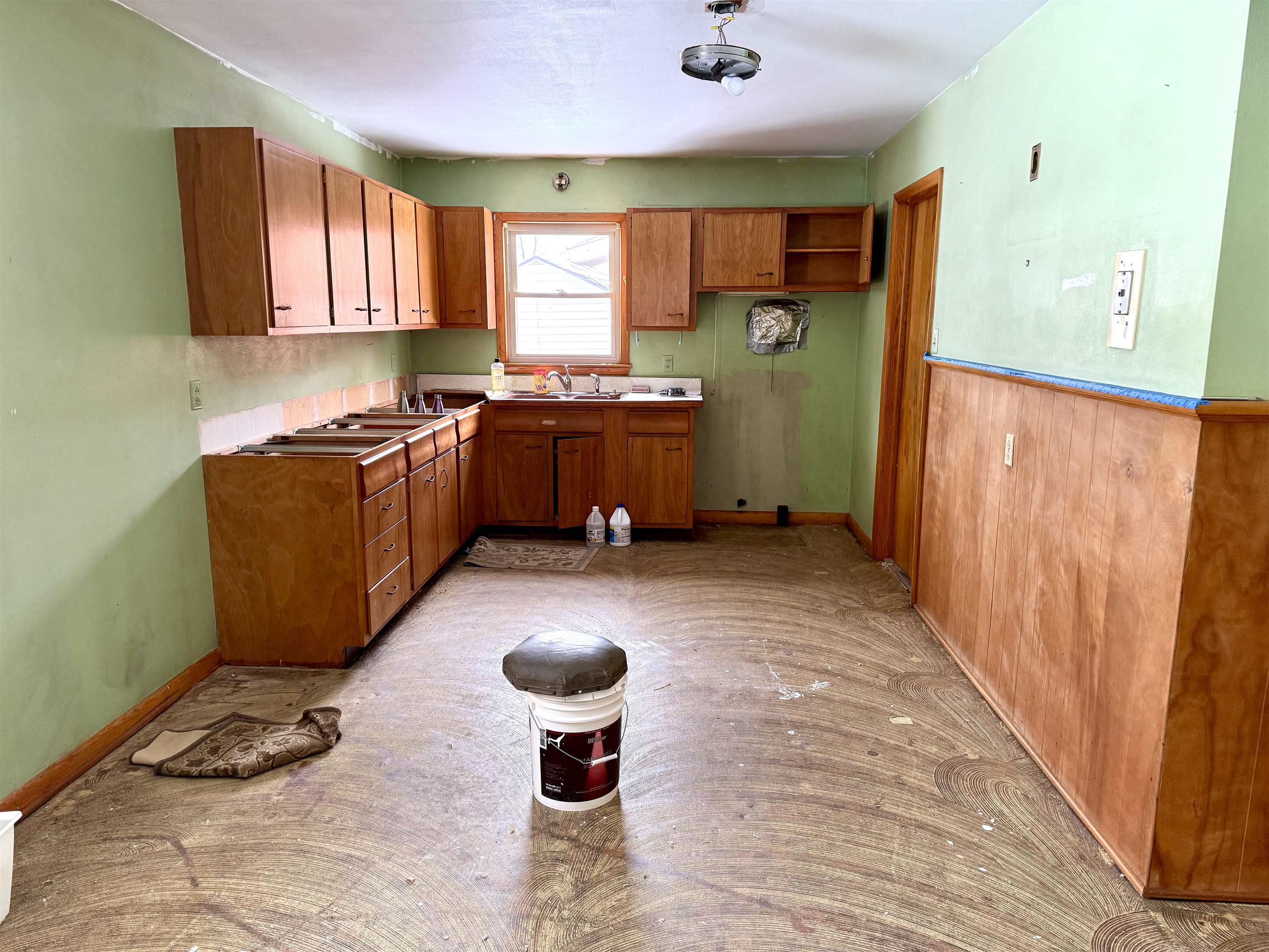 3332 Comanche Place, Owensboro, Kentucky 42301-5963, 3 Bedrooms Bedrooms, ,2 BathroomsBathrooms,Single Family Residence,For Sale,Comanche Place,94056