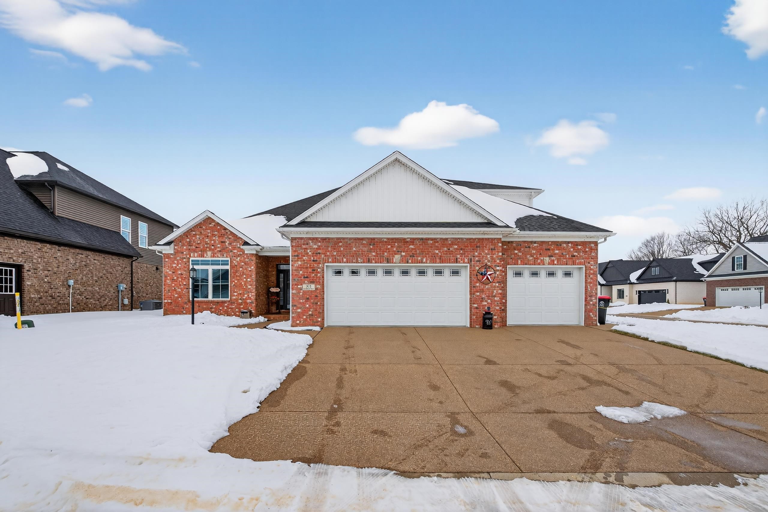 511 Westbriar Circle, NEWBURGH, Indiana 47630-2450, 4 Bedrooms Bedrooms, ,3 BathroomsBathrooms,Single Family Residence,For Sale,Westbriar Circle,94057