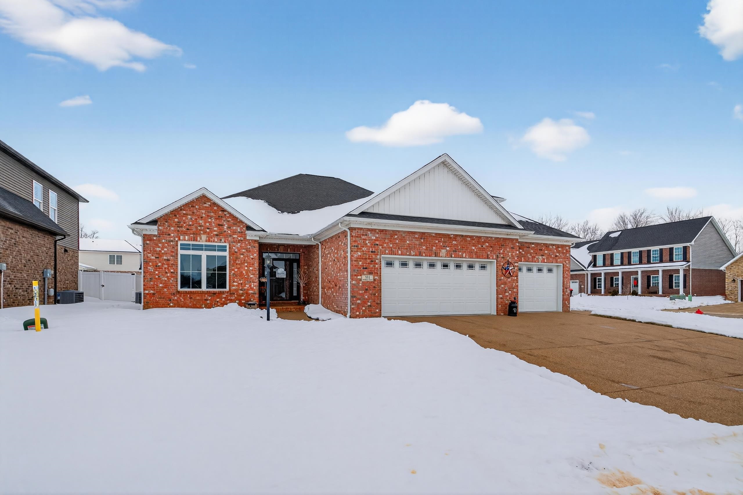 511 Westbriar Circle, NEWBURGH, Indiana 47630-2450, 4 Bedrooms Bedrooms, ,3 BathroomsBathrooms,Single Family Residence,For Sale,Westbriar Circle,94057