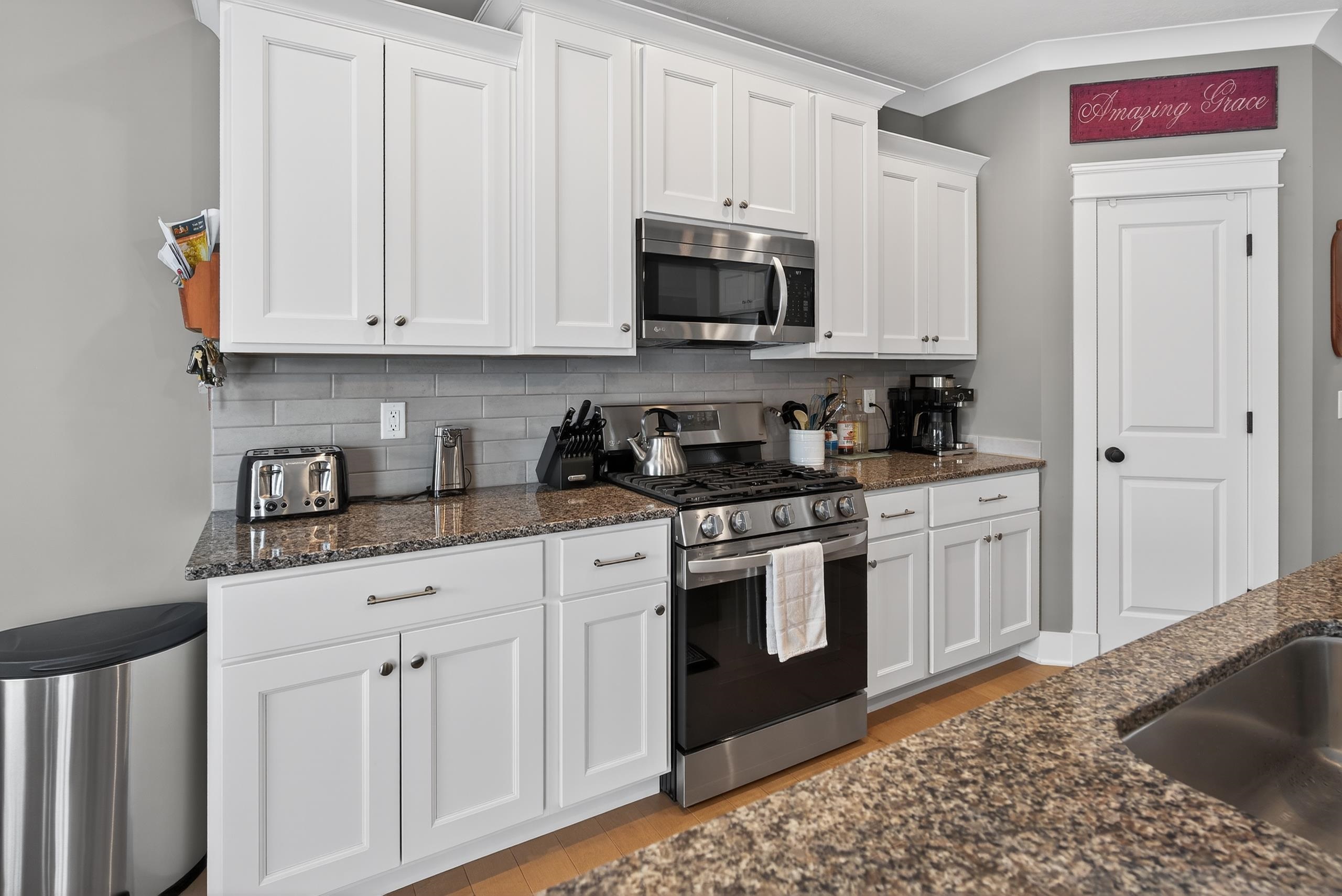 511 Westbriar Circle, NEWBURGH, Indiana 47630-2450, 4 Bedrooms Bedrooms, ,3 BathroomsBathrooms,Single Family Residence,For Sale,Westbriar Circle,94057