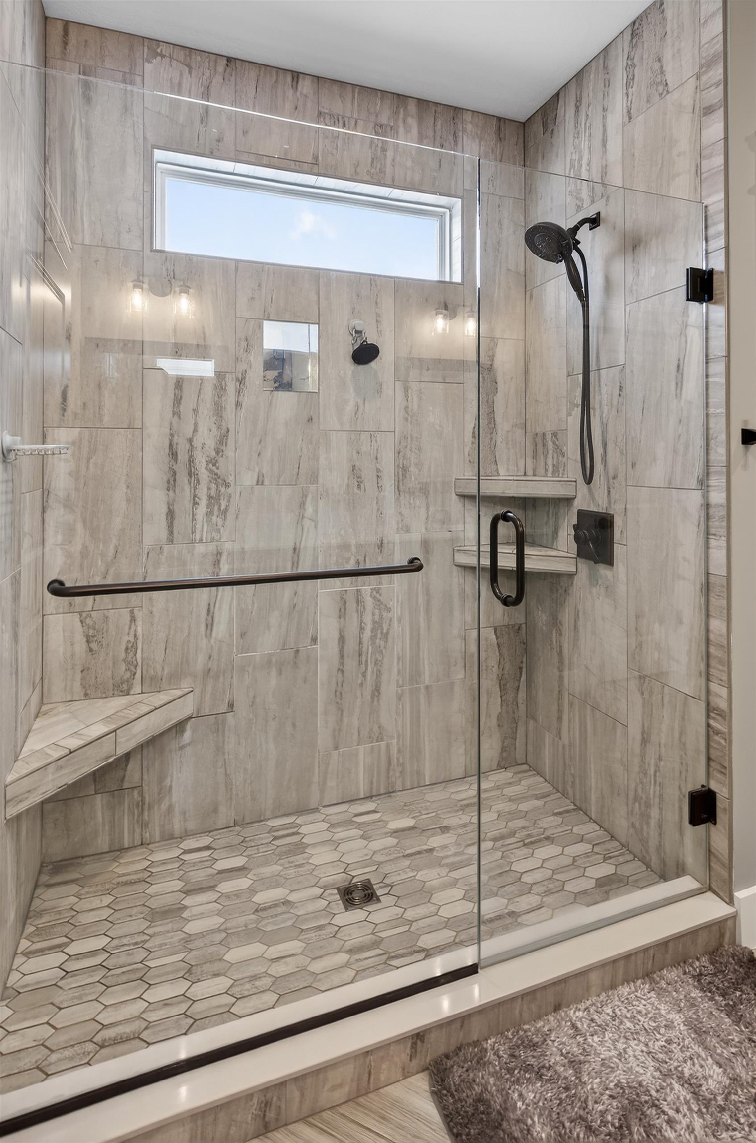 511 Westbriar Circle, NEWBURGH, Indiana 47630-2450, 4 Bedrooms Bedrooms, ,3 BathroomsBathrooms,Single Family Residence,For Sale,Westbriar Circle,94057