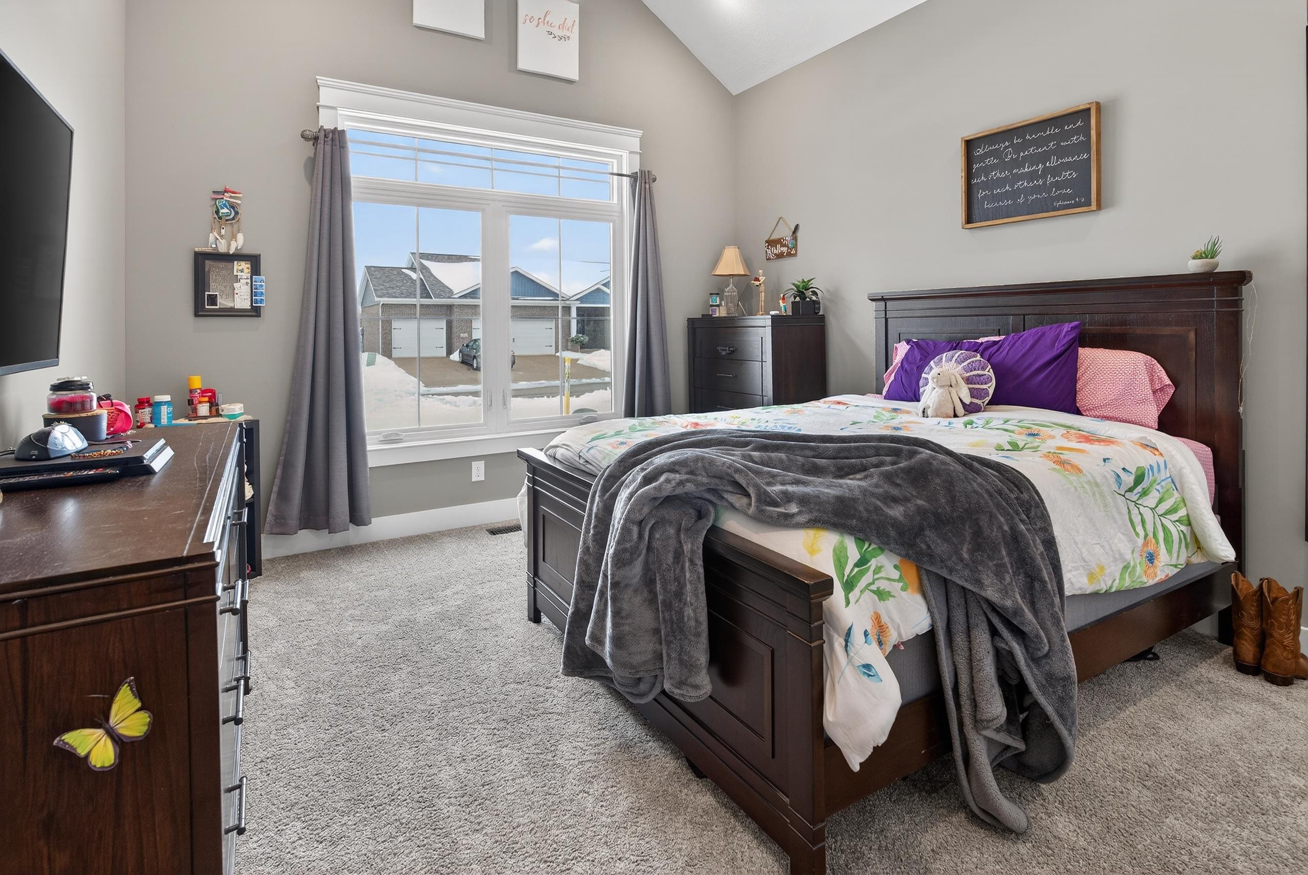 511 Westbriar Circle, NEWBURGH, Indiana 47630-2450, 4 Bedrooms Bedrooms, ,3 BathroomsBathrooms,Single Family Residence,For Sale,Westbriar Circle,94057