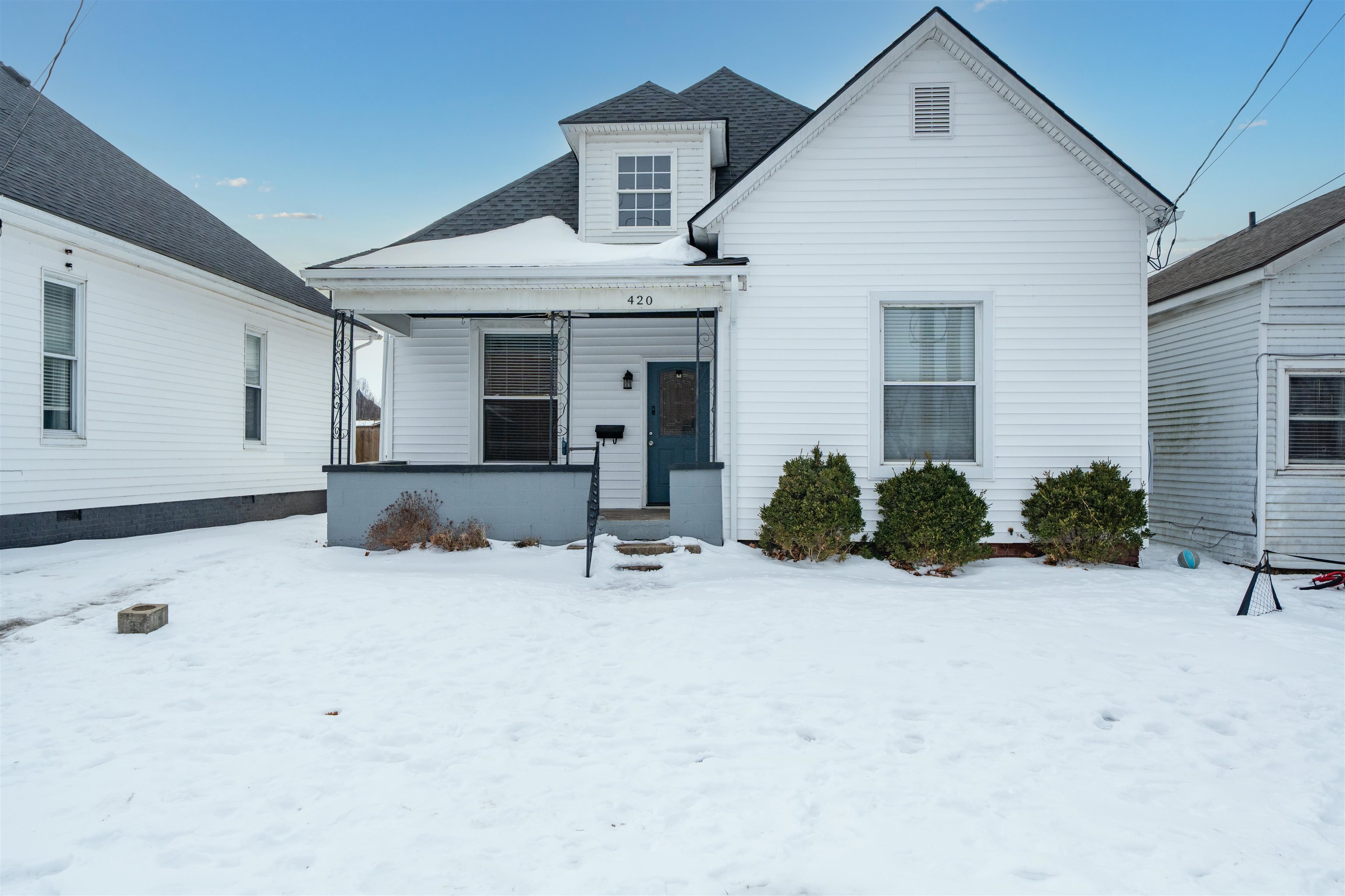 420 Clay Street, Owensboro, Kentucky 42303, 3 Bedrooms Bedrooms, ,1 BathroomBathrooms,Single Family Residence,For Sale,Clay Street,94059