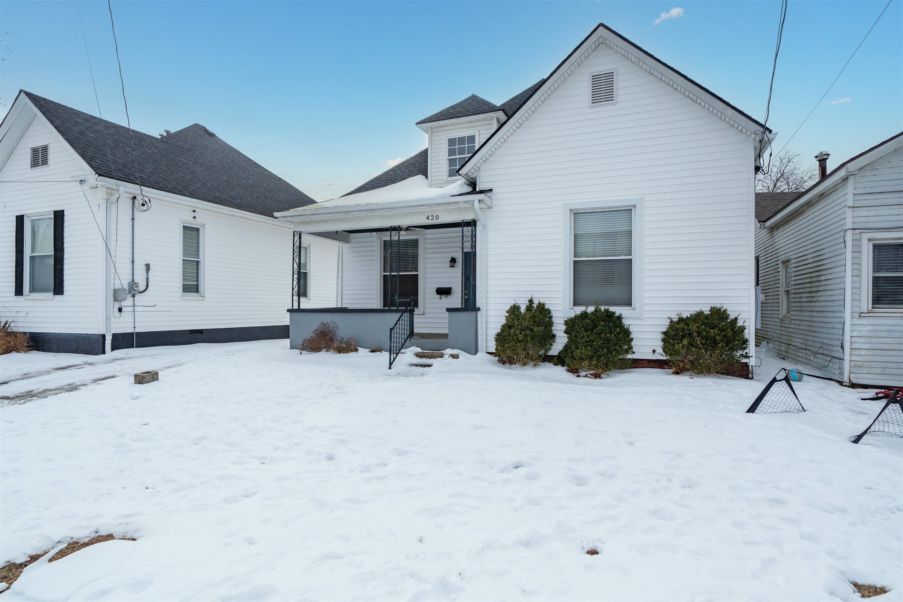 420 Clay Street, Owensboro, Kentucky 42303, 3 Bedrooms Bedrooms, ,1 BathroomBathrooms,Single Family Residence,For Sale,Clay Street,94059