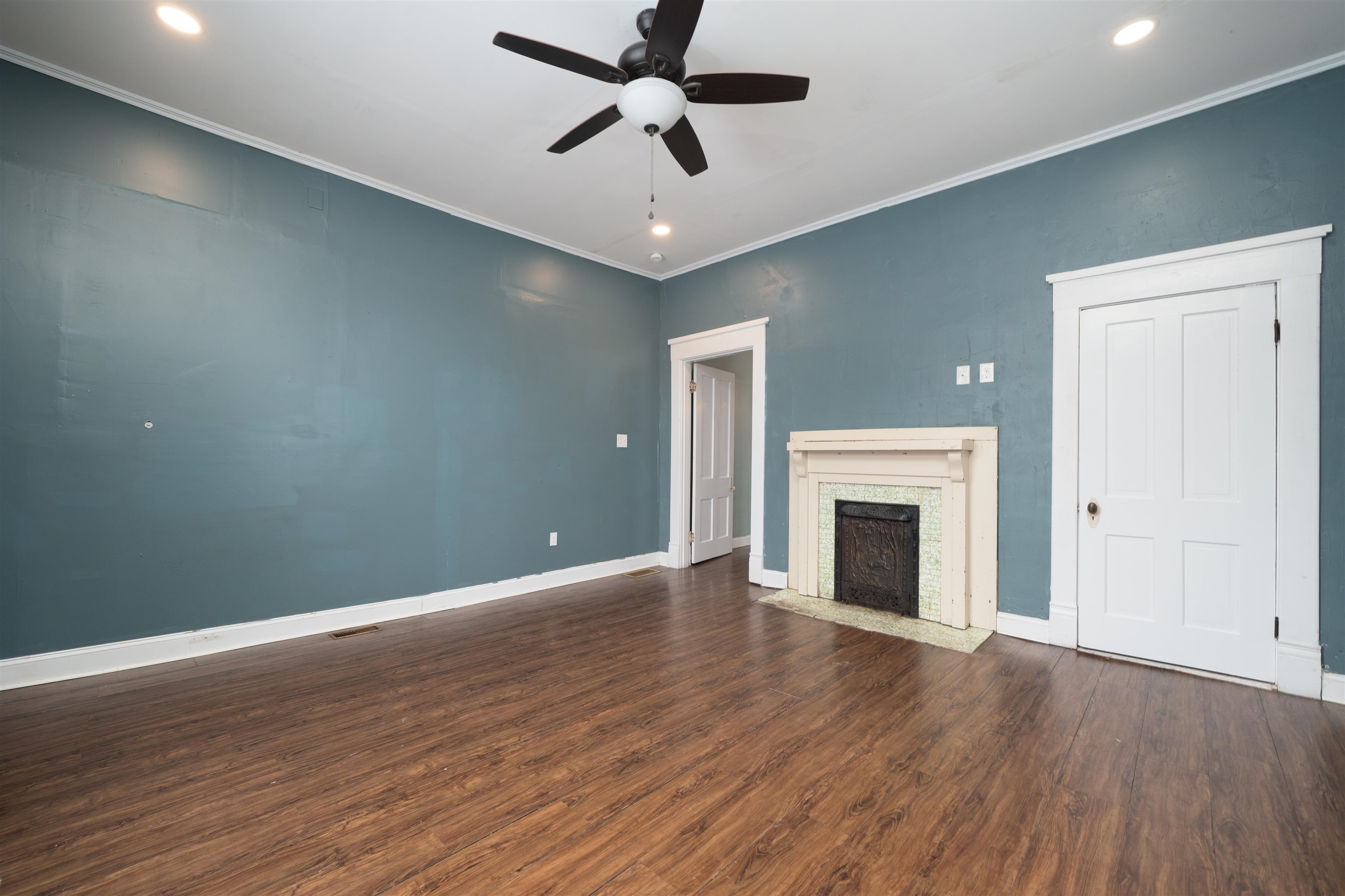 420 Clay Street, Owensboro, Kentucky 42303, 3 Bedrooms Bedrooms, ,1 BathroomBathrooms,Single Family Residence,For Sale,Clay Street,94059