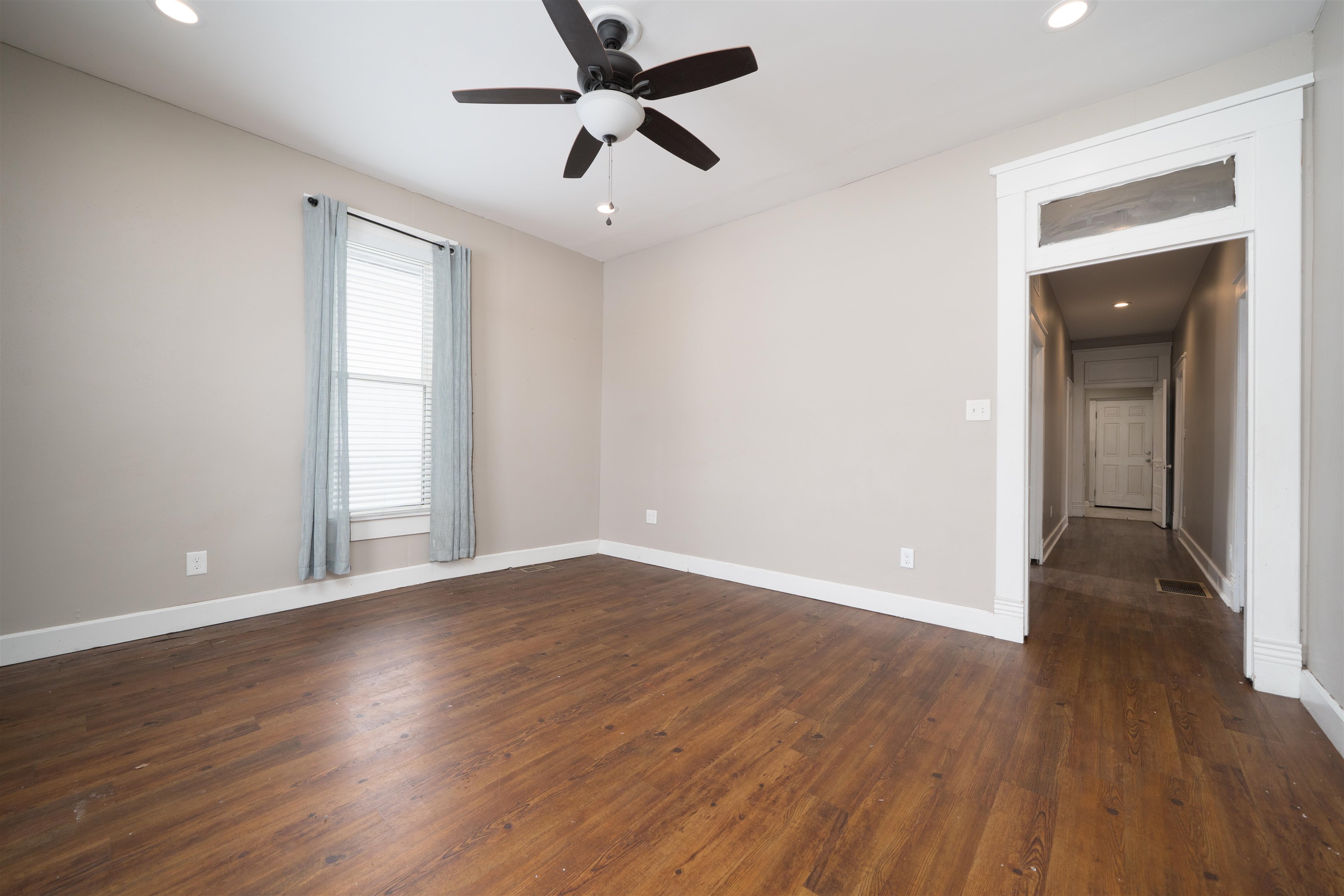 420 Clay Street, Owensboro, Kentucky 42303, 3 Bedrooms Bedrooms, ,1 BathroomBathrooms,Single Family Residence,For Sale,Clay Street,94059