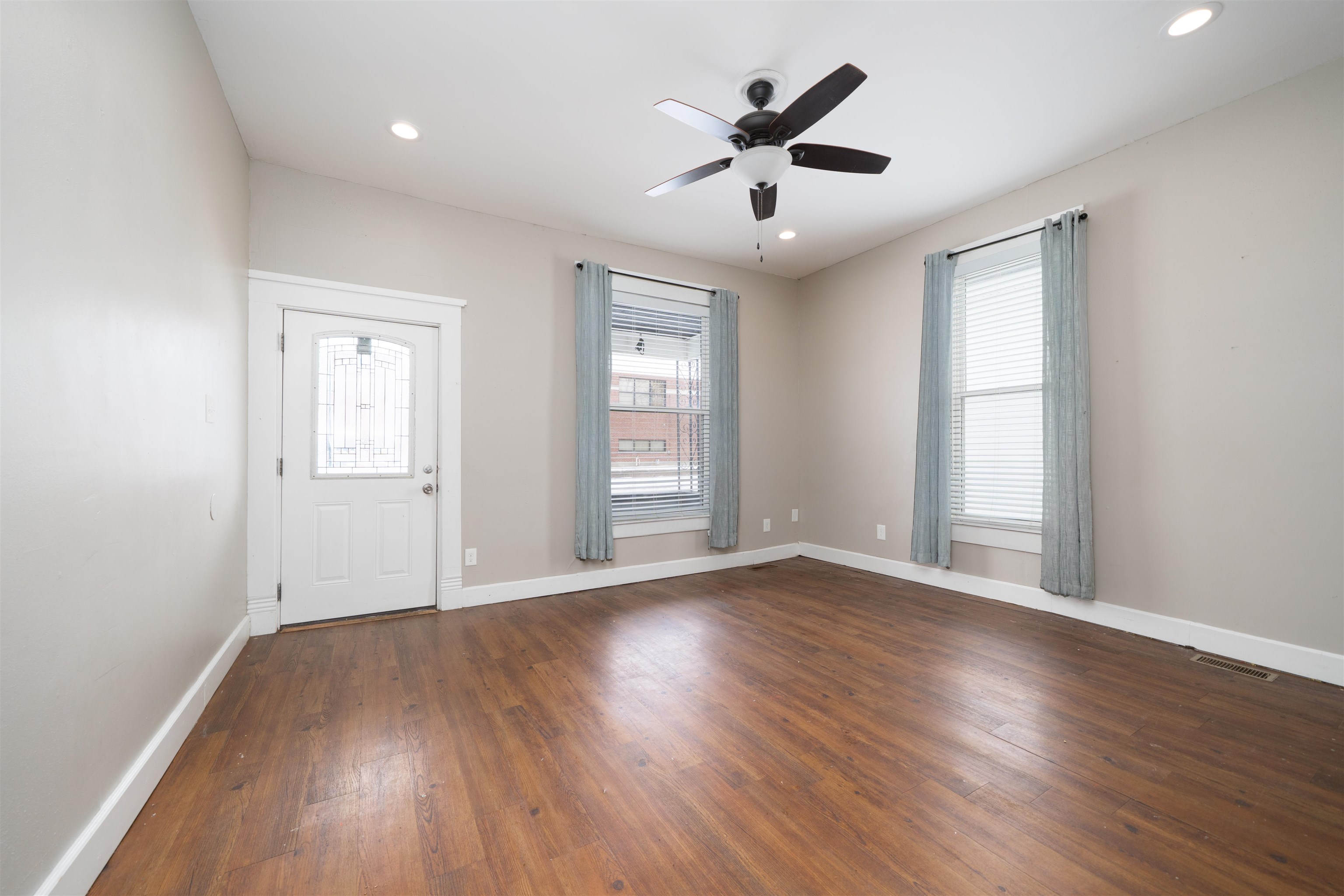 420 Clay Street, Owensboro, Kentucky 42303, 3 Bedrooms Bedrooms, ,1 BathroomBathrooms,Single Family Residence,For Sale,Clay Street,94059