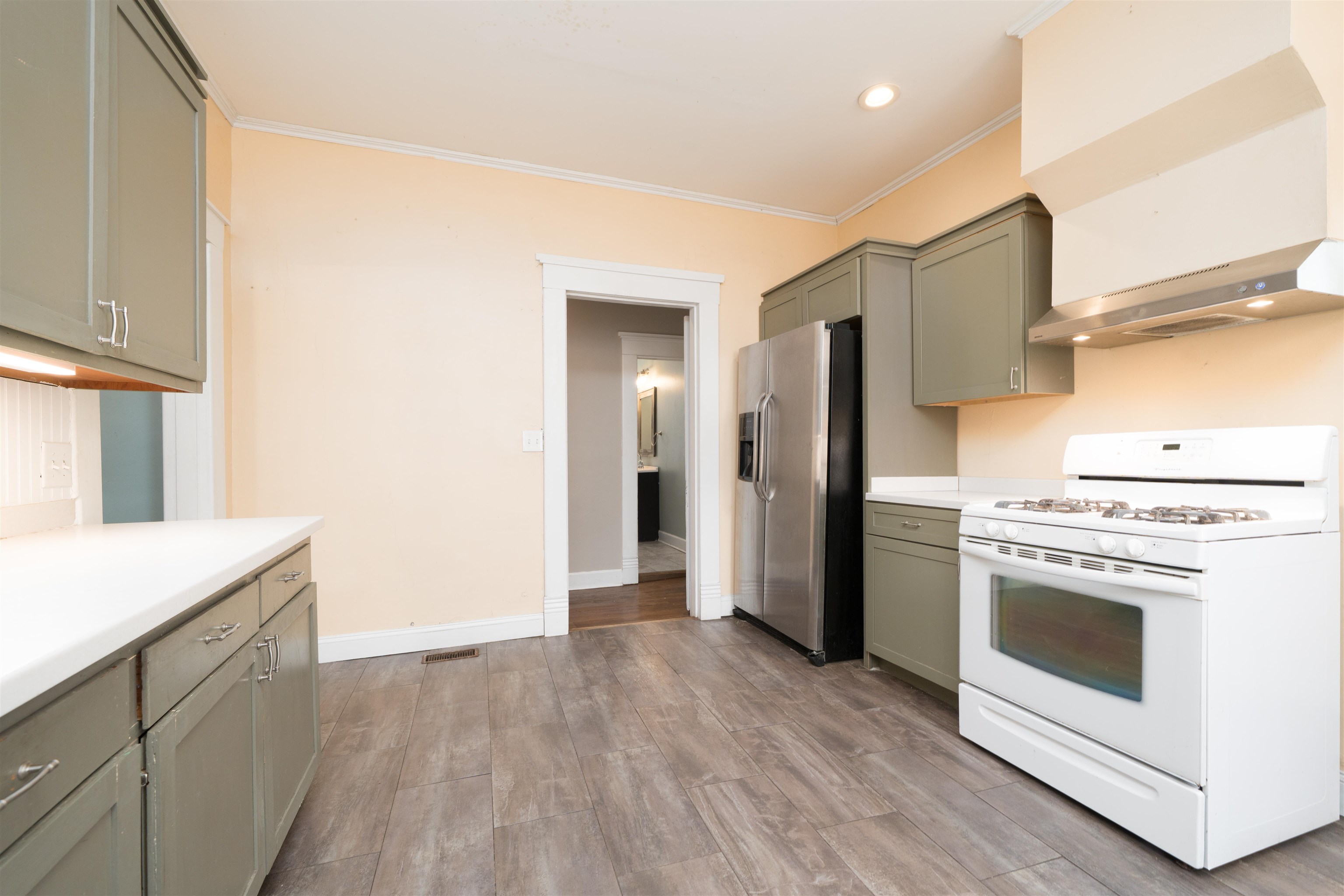 420 Clay Street, Owensboro, Kentucky 42303, 3 Bedrooms Bedrooms, ,1 BathroomBathrooms,Single Family Residence,For Sale,Clay Street,94059