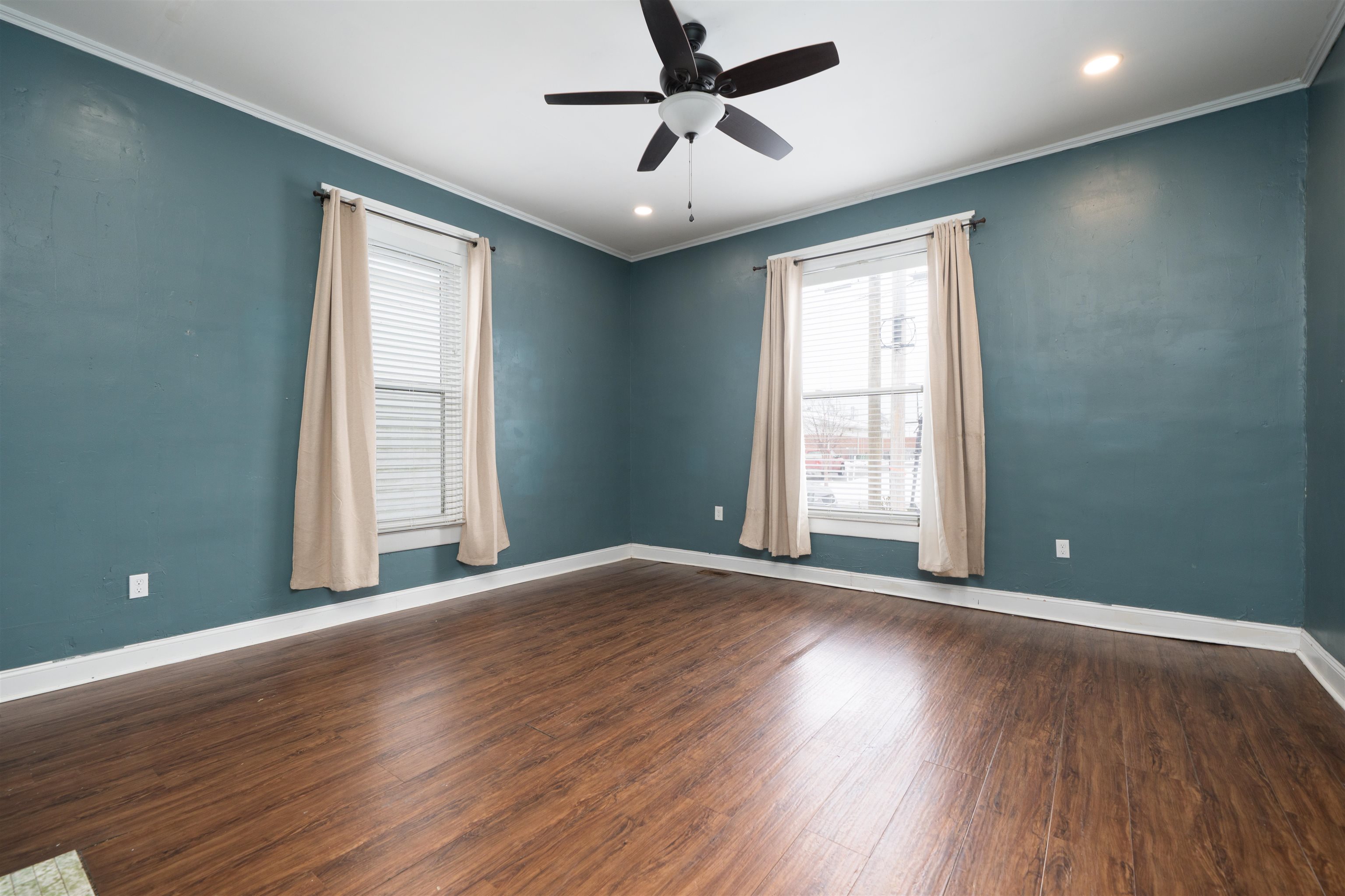 420 Clay Street, Owensboro, Kentucky 42303, 3 Bedrooms Bedrooms, ,1 BathroomBathrooms,Single Family Residence,For Sale,Clay Street,94059