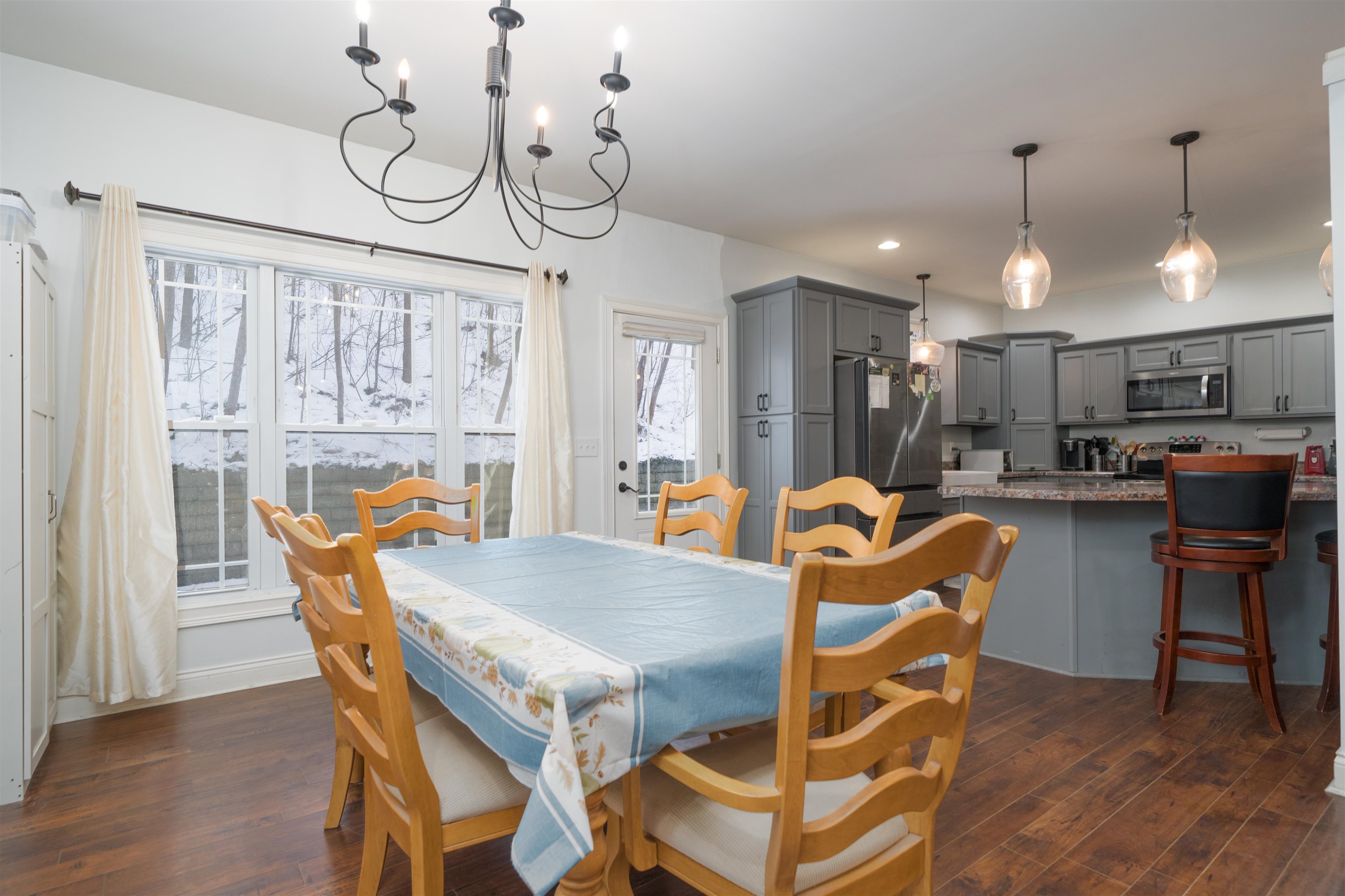 2672 Stonegate Dr, Henderson, Kentucky 42420, 5 Bedrooms Bedrooms, ,2 BathroomsBathrooms,Single Family Residence,For Sale,Stonegate Dr,94061