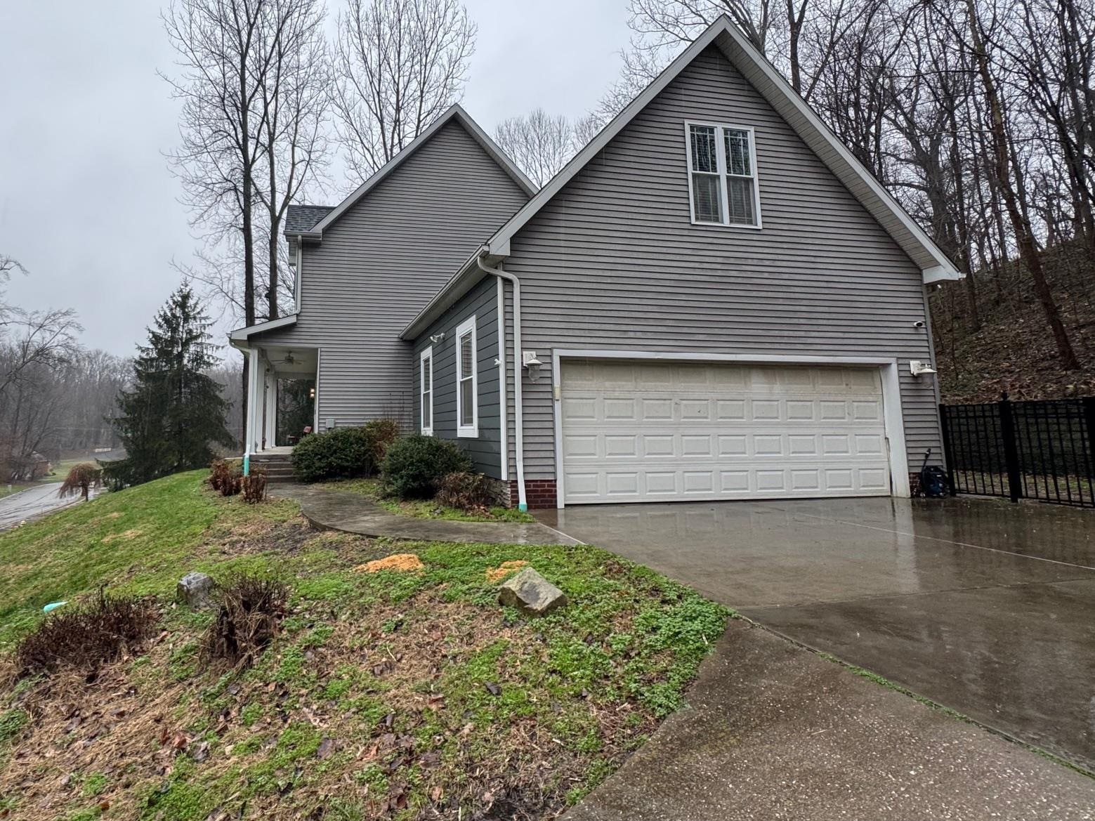 2672 Stonegate Dr, Henderson, Kentucky 42420, 5 Bedrooms Bedrooms, ,2 BathroomsBathrooms,Single Family Residence,For Sale,Stonegate Dr,94061