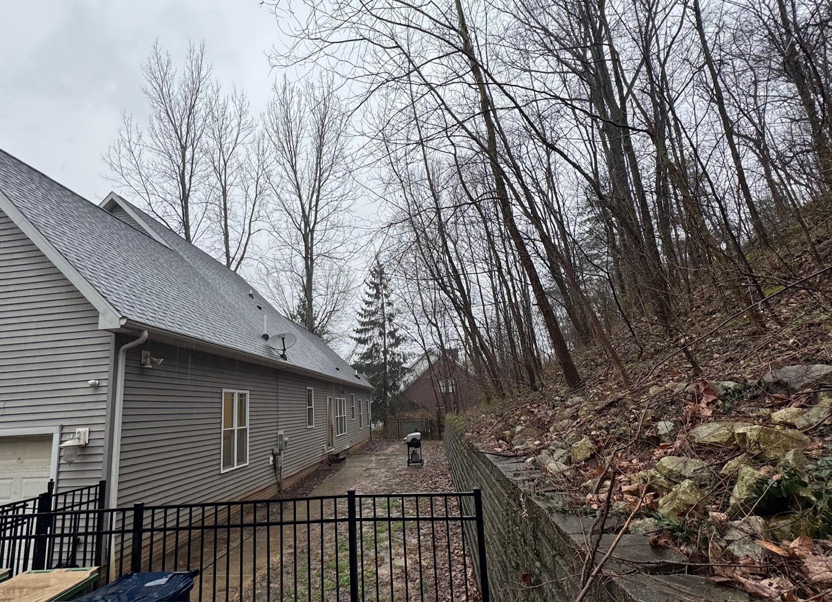 2672 Stonegate Dr, Henderson, Kentucky 42420, 5 Bedrooms Bedrooms, ,2 BathroomsBathrooms,Single Family Residence,For Sale,Stonegate Dr,94061