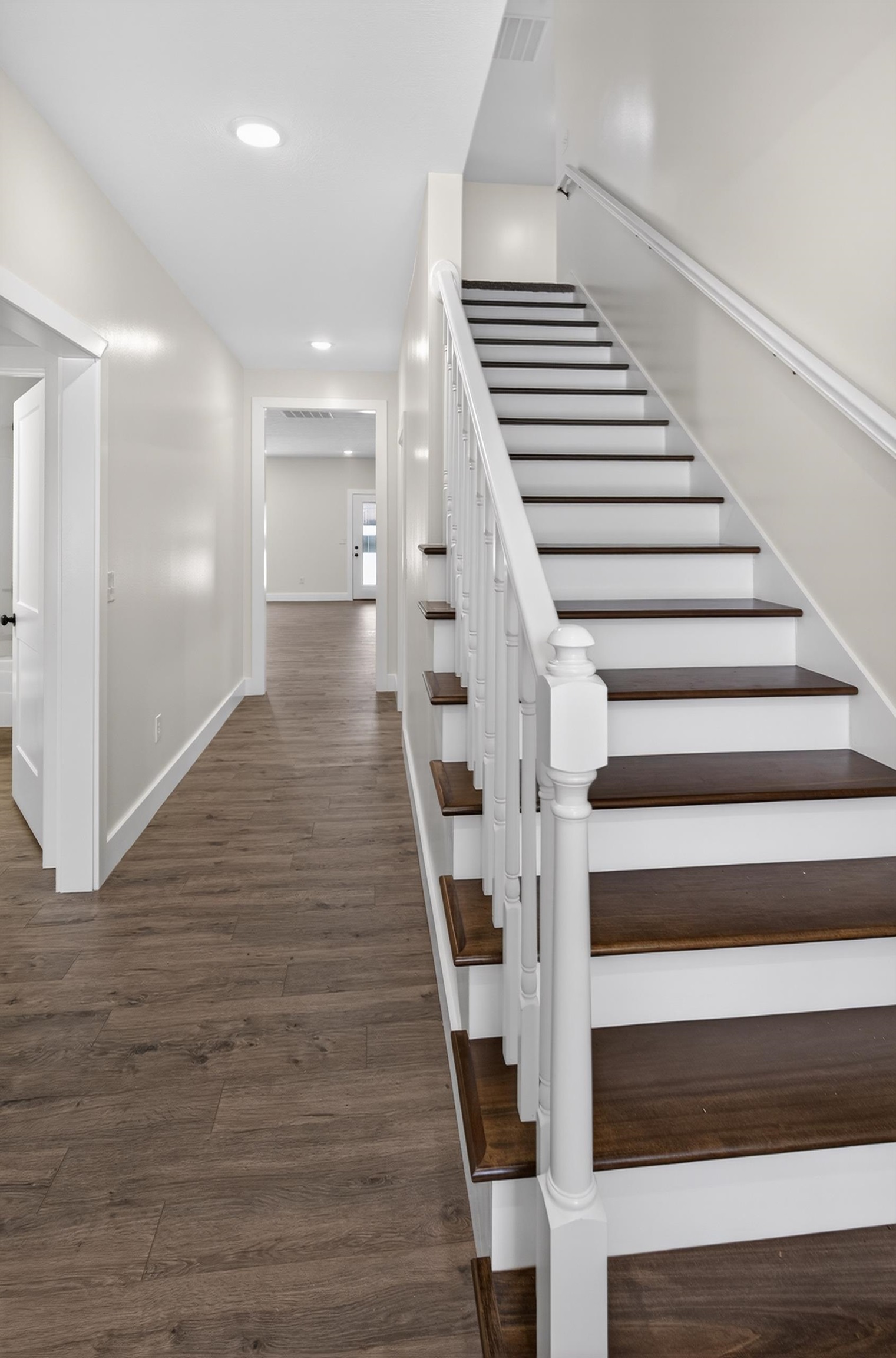 6021 Glencrest Court, NEWBURGH, Indiana 47630, 4 Bedrooms Bedrooms, ,3 BathroomsBathrooms,Single Family Residence,For Sale,Glencrest Court,94063