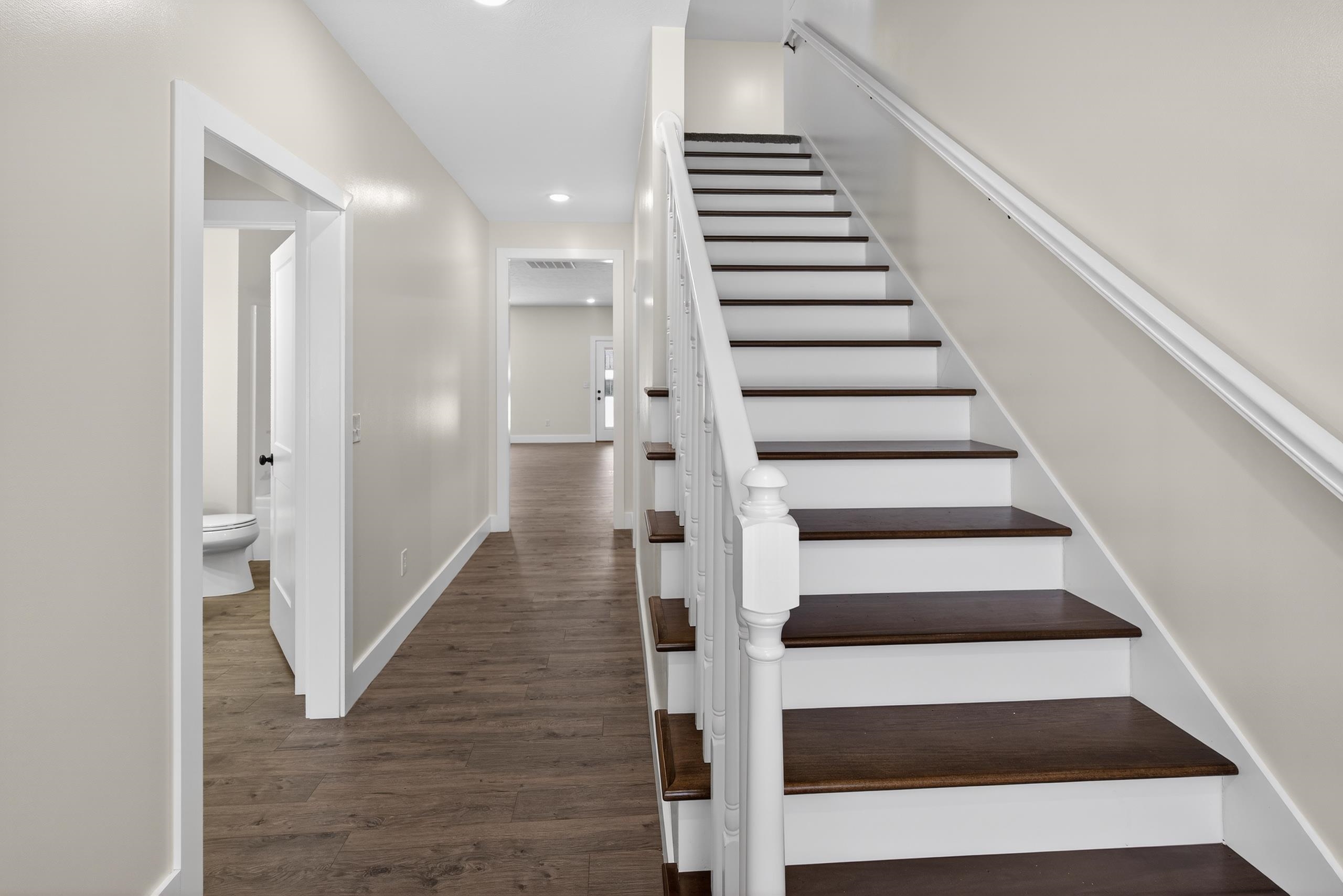 6021 Glencrest Court, NEWBURGH, Indiana 47630, 4 Bedrooms Bedrooms, ,3 BathroomsBathrooms,Single Family Residence,For Sale,Glencrest Court,94063