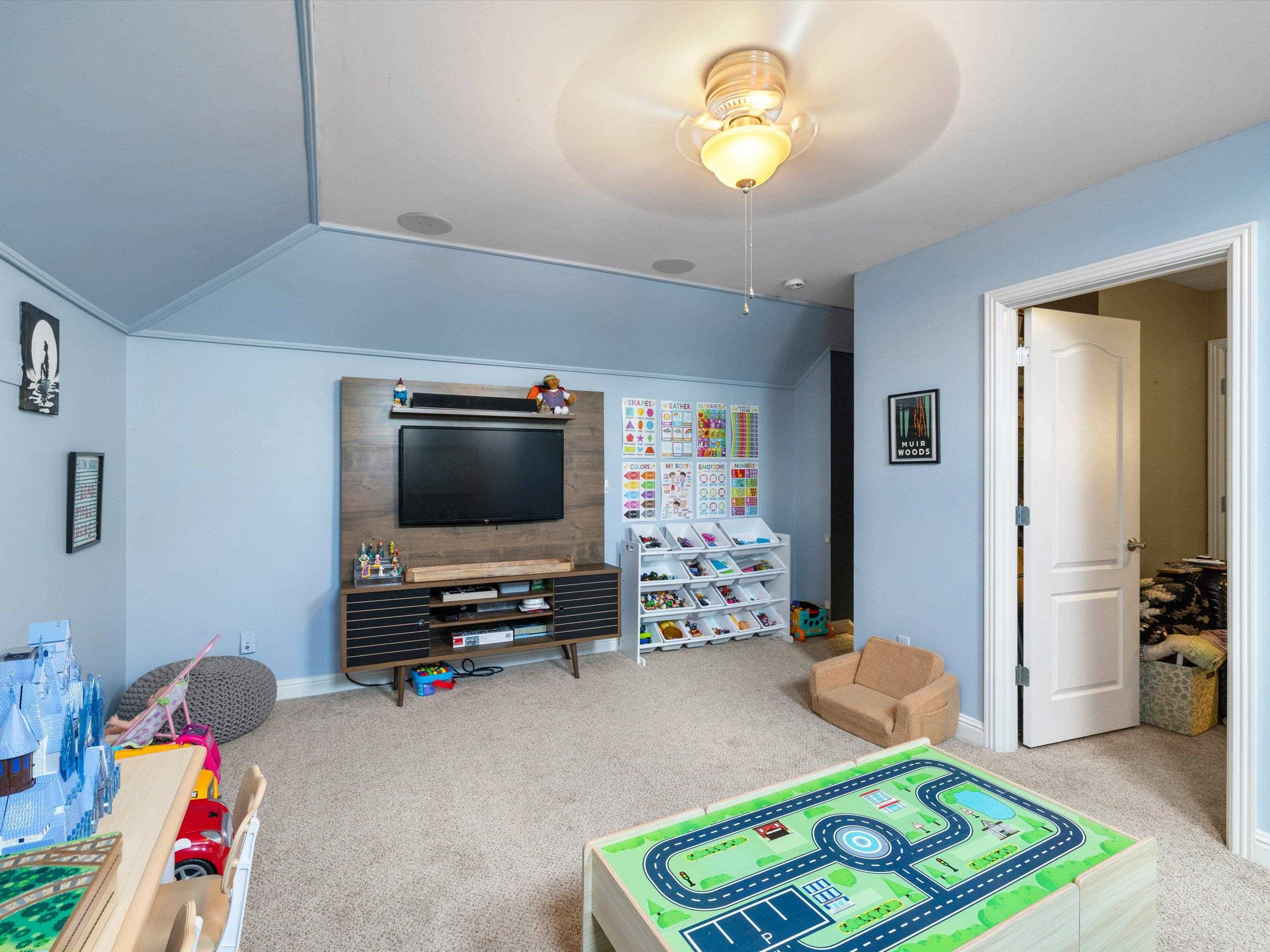 2927 Waterside Way, Owensboro, Kentucky 42303, 4 Bedrooms Bedrooms, ,2 BathroomsBathrooms,Single Family Residence,For Sale,Waterside Way,94066