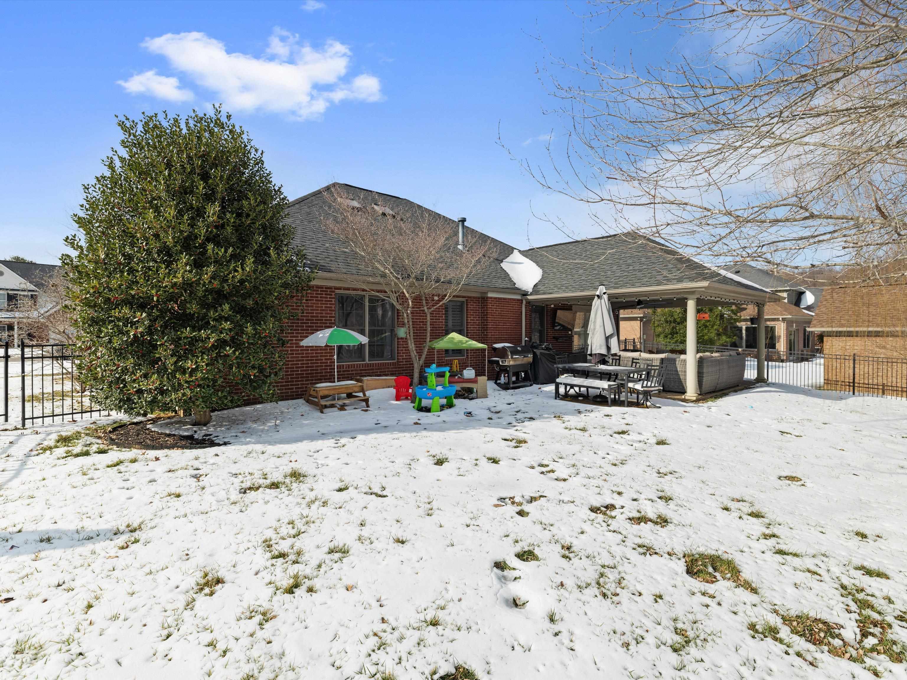 2927 Waterside Way, Owensboro, Kentucky 42303, 4 Bedrooms Bedrooms, ,2 BathroomsBathrooms,Single Family Residence,For Sale,Waterside Way,94066