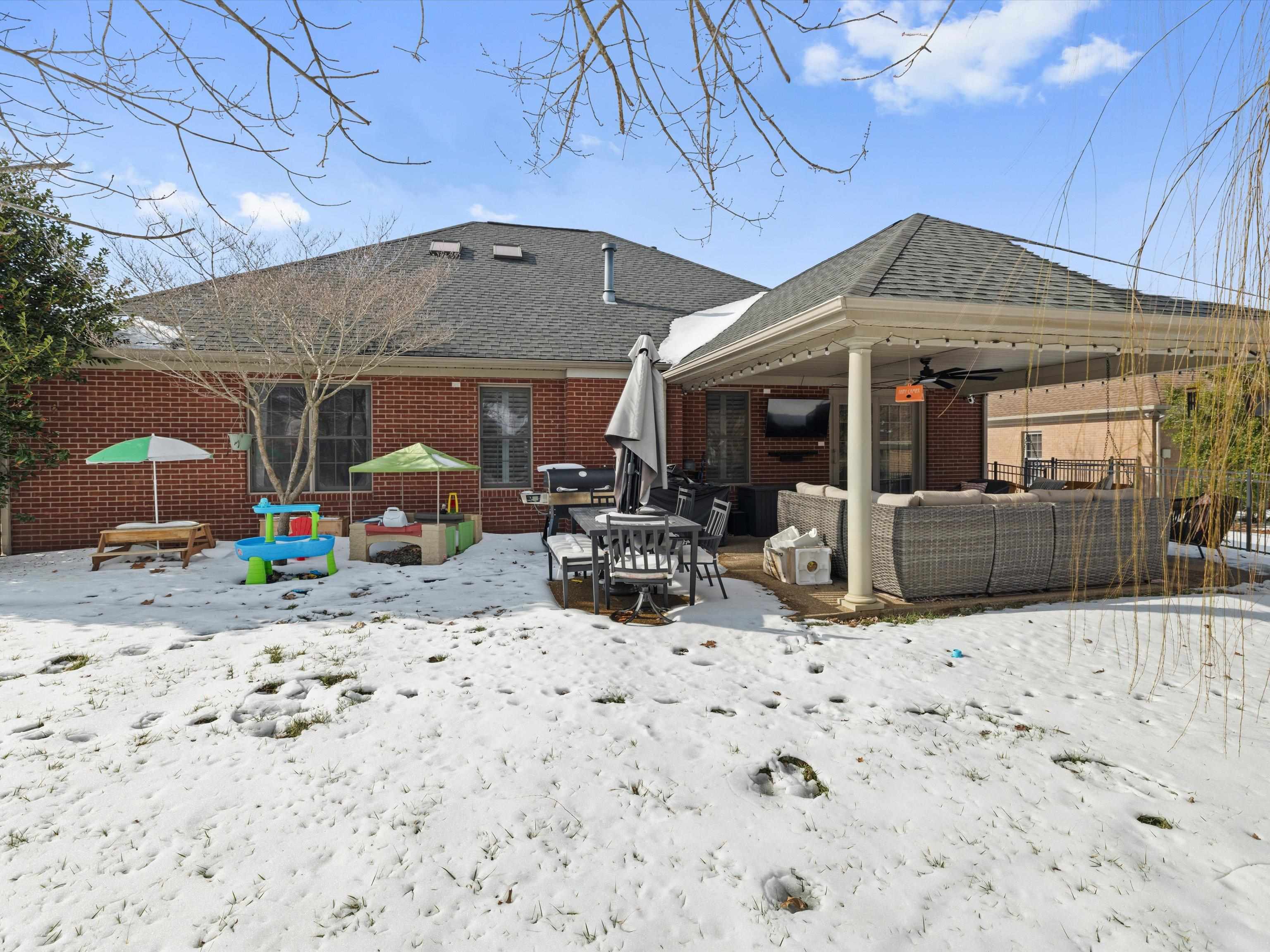 2927 Waterside Way, Owensboro, Kentucky 42303, 4 Bedrooms Bedrooms, ,2 BathroomsBathrooms,Single Family Residence,For Sale,Waterside Way,94066