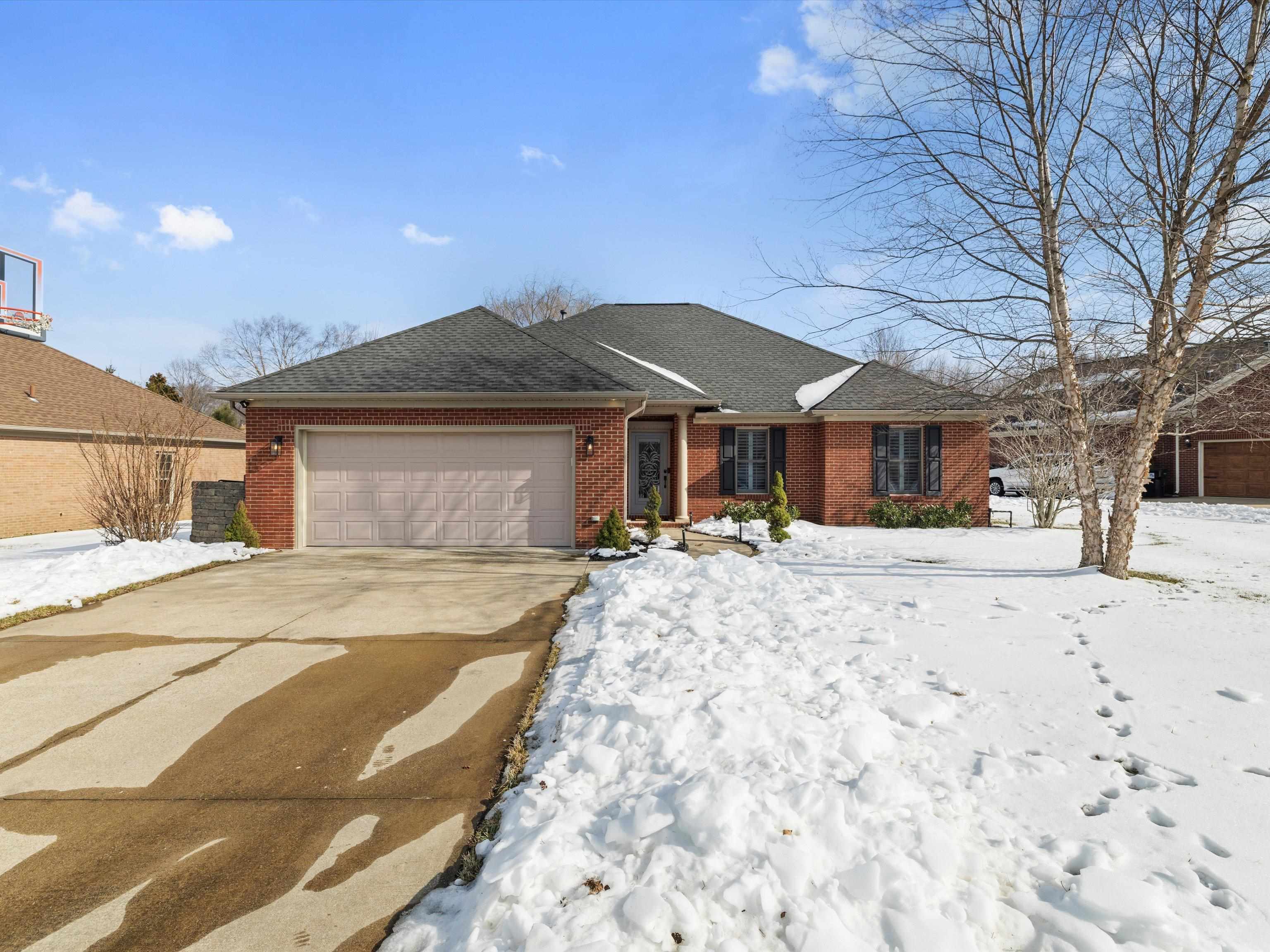 2927 Waterside Way, Owensboro, Kentucky 42303, 4 Bedrooms Bedrooms, ,2 BathroomsBathrooms,Single Family Residence,For Sale,Waterside Way,94066