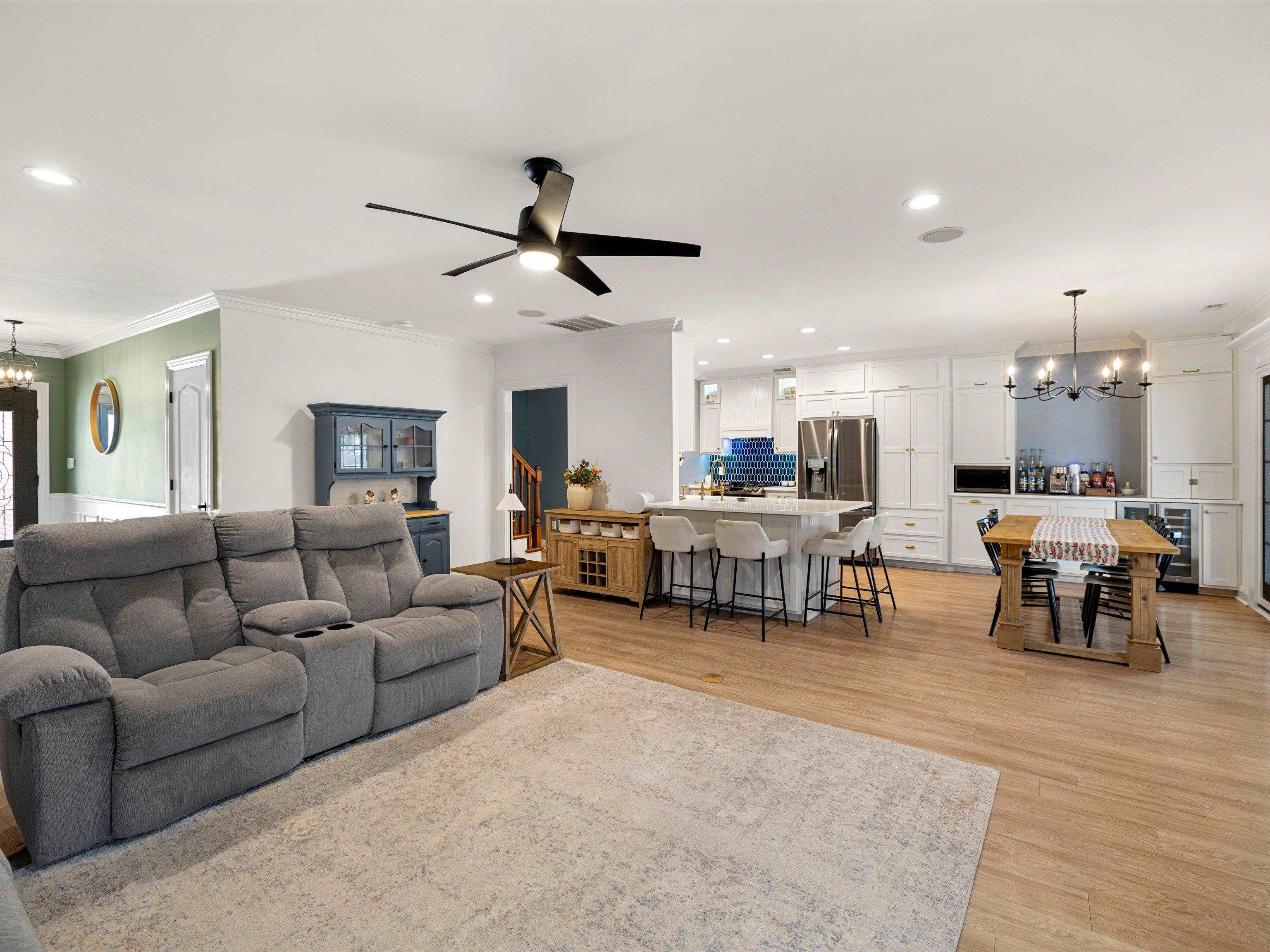 2927 Waterside Way, Owensboro, Kentucky 42303, 4 Bedrooms Bedrooms, ,2 BathroomsBathrooms,Single Family Residence,For Sale,Waterside Way,94066