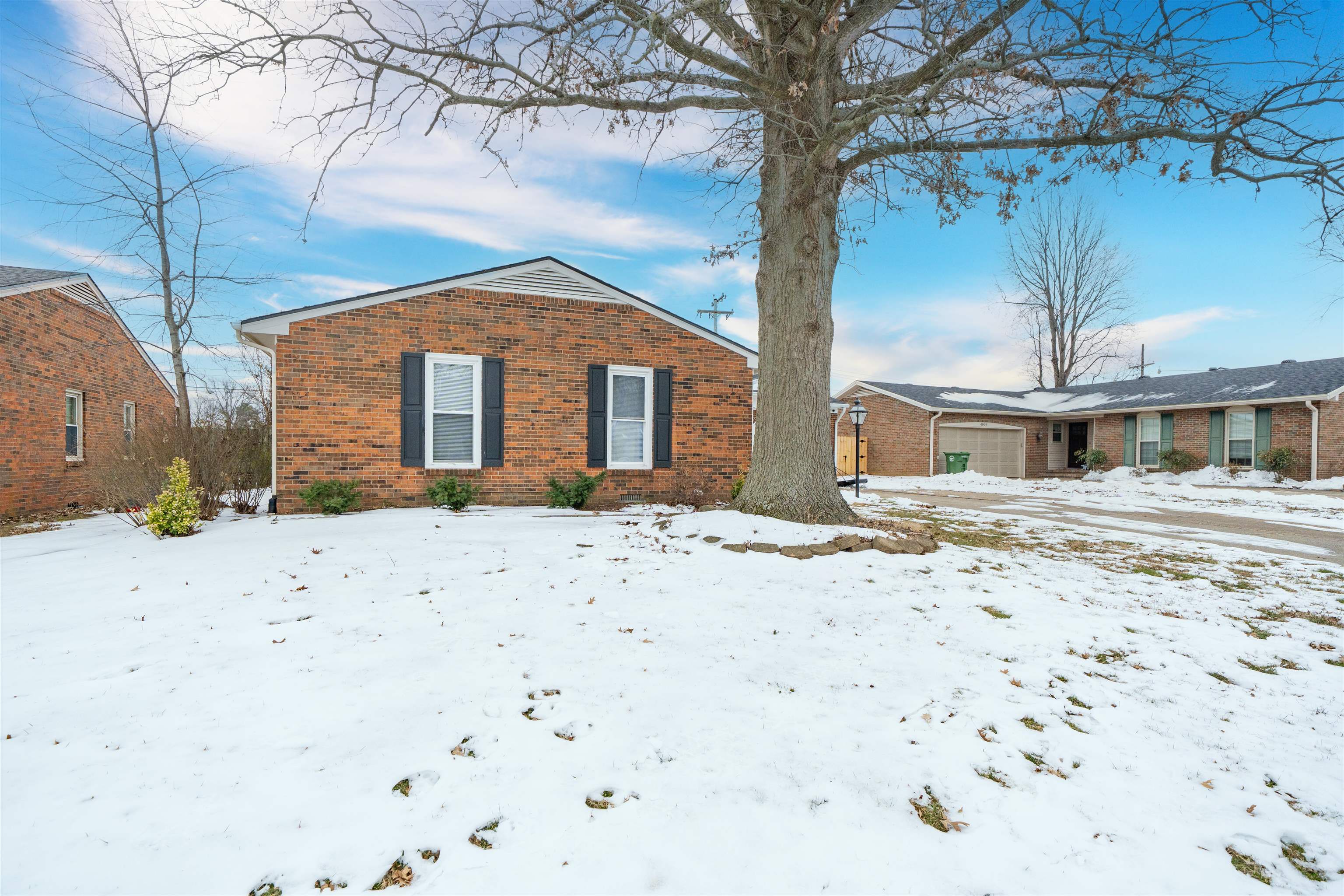 4005 Kensington Pl, Owensboro, Kentucky 42301, 3 Bedrooms Bedrooms, ,2 BathroomsBathrooms,Single Family Residence,For Sale,Kensington Pl,94067