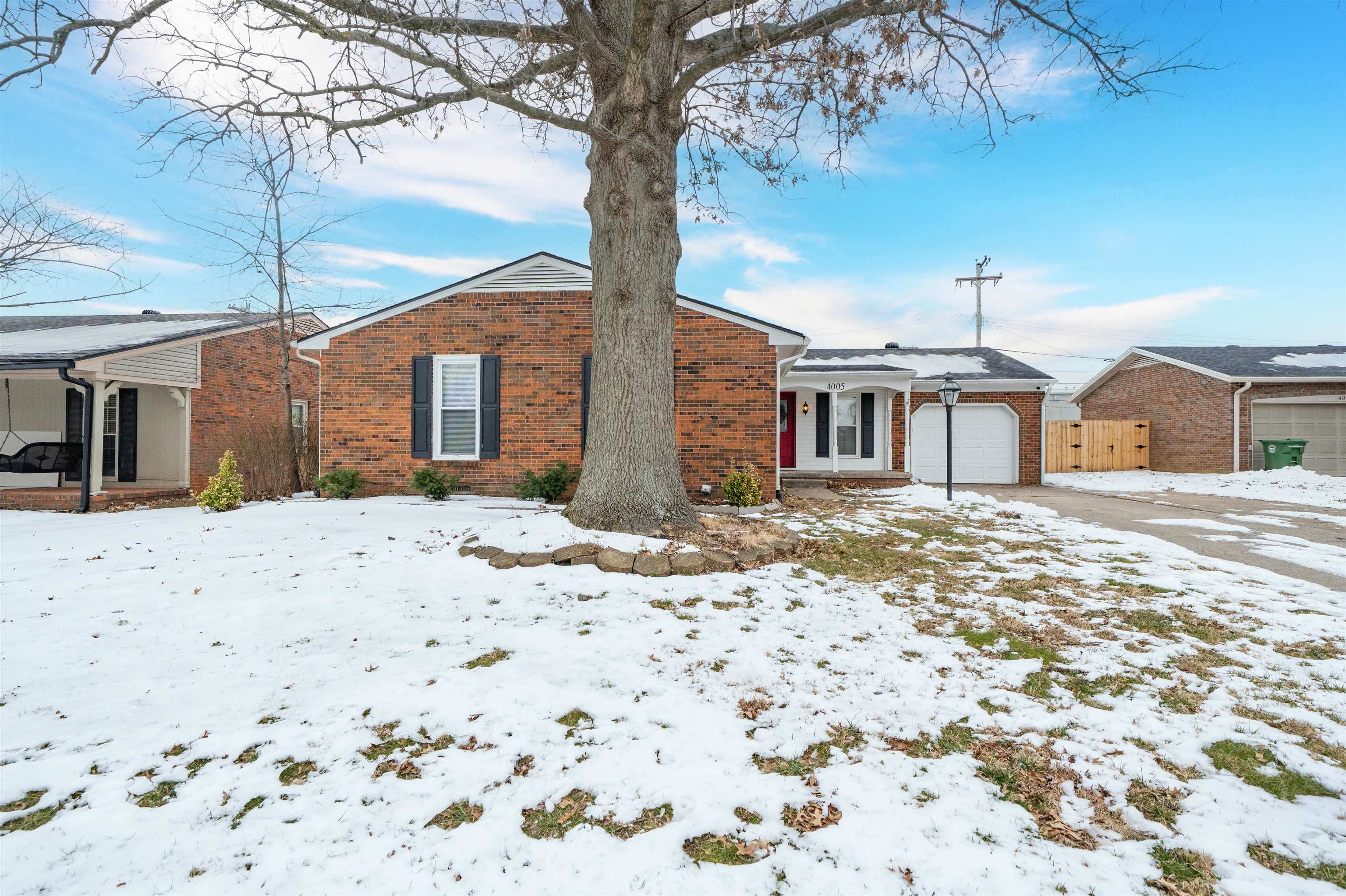 4005 Kensington Pl, Owensboro, Kentucky 42301, 3 Bedrooms Bedrooms, ,2 BathroomsBathrooms,Single Family Residence,For Sale,Kensington Pl,94067