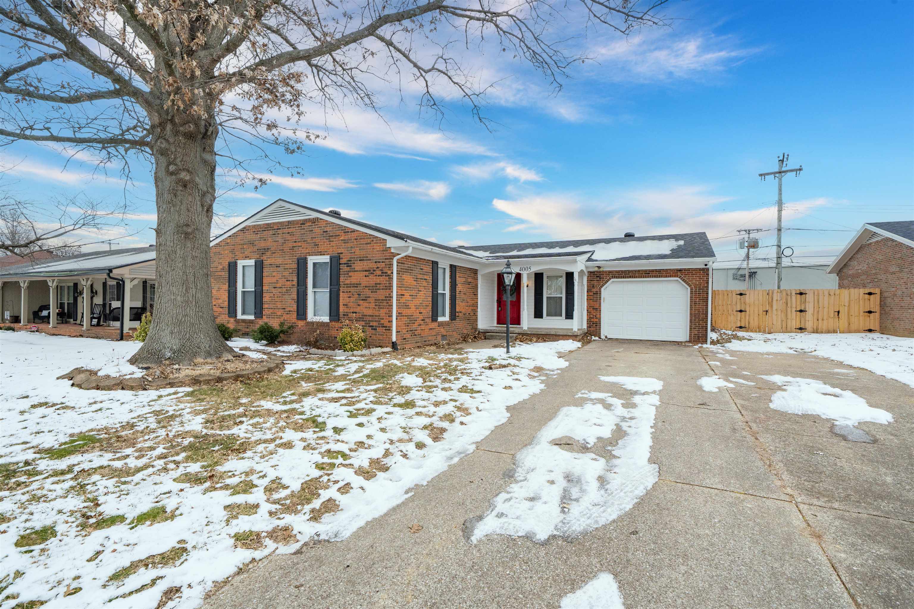 4005 Kensington Pl, Owensboro, Kentucky 42301, 3 Bedrooms Bedrooms, ,2 BathroomsBathrooms,Single Family Residence,For Sale,Kensington Pl,94067