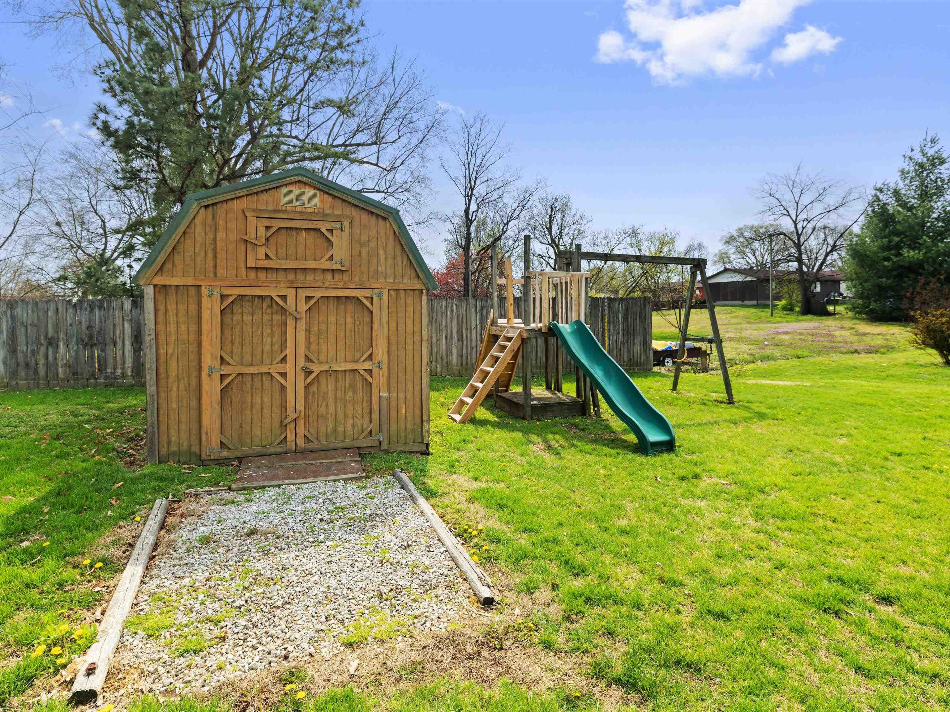 1010 White Avenue, Hartford, Kentucky 42347-1625, 3 Bedrooms Bedrooms, ,2 BathroomsBathrooms,Single Family Residence,For Sale,White Avenue,94073