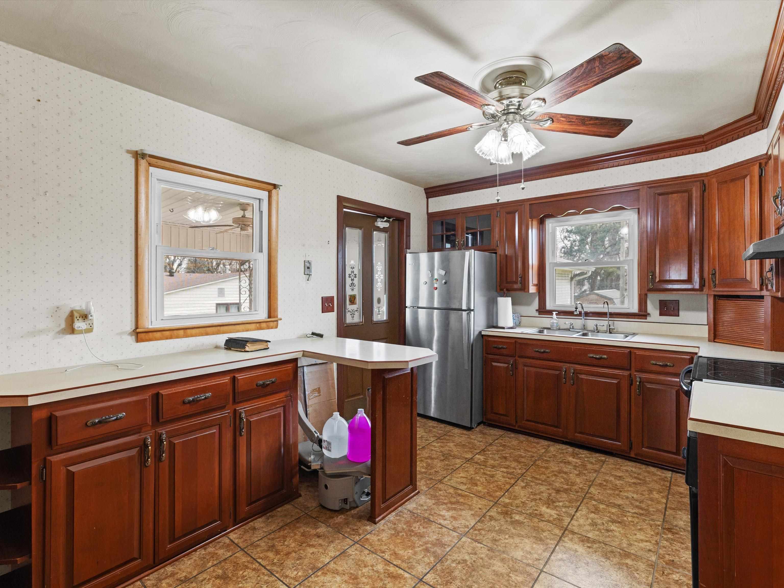 1010 White Avenue, Hartford, Kentucky 42347-1625, 3 Bedrooms Bedrooms, ,2 BathroomsBathrooms,Single Family Residence,For Sale,White Avenue,94073