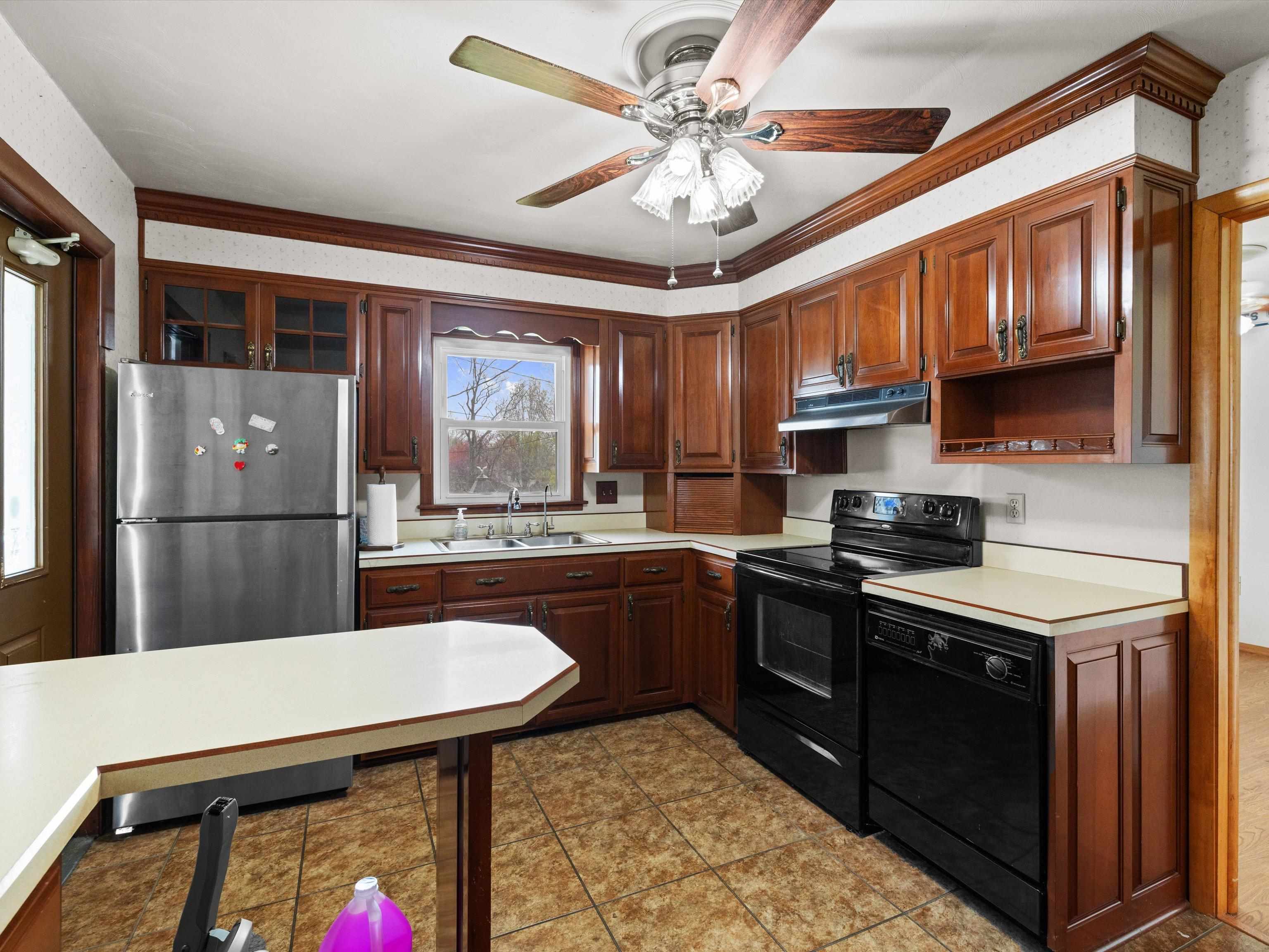 1010 White Avenue, Hartford, Kentucky 42347-1625, 3 Bedrooms Bedrooms, ,2 BathroomsBathrooms,Single Family Residence,For Sale,White Avenue,94073