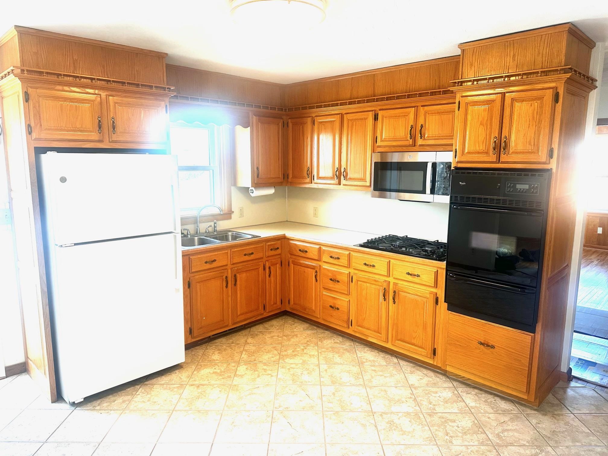 2628 St Ann St, Owensboro, Kentucky 42303, 4 Bedrooms Bedrooms, ,2 BathroomsBathrooms,Single Family Residence,For Sale,St Ann St,94075