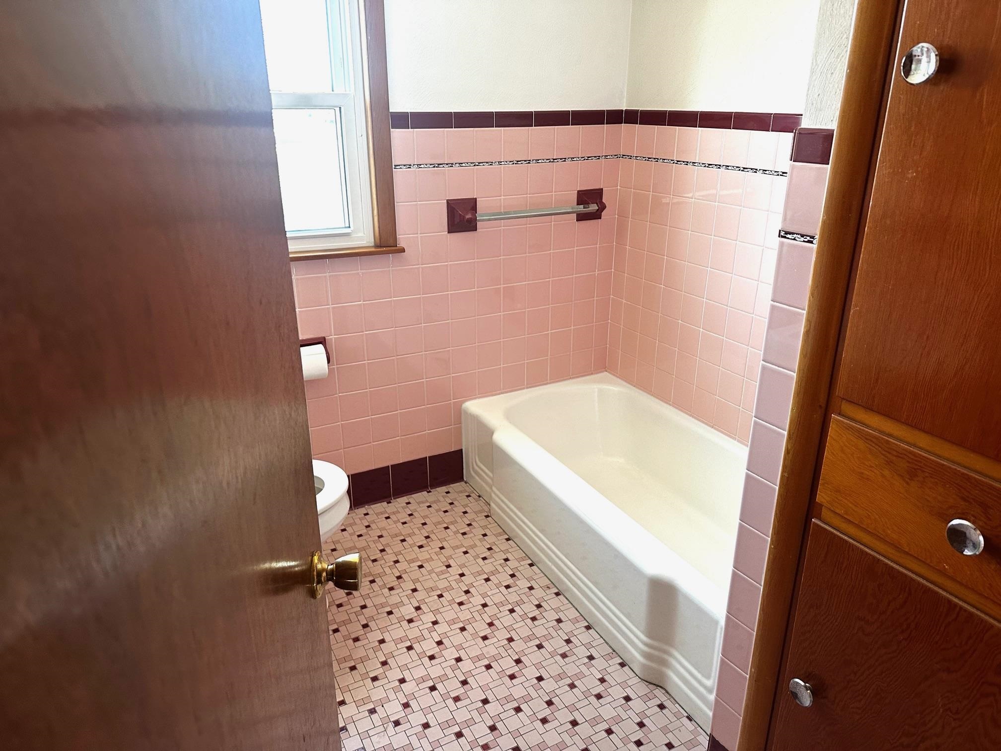 2628 St Ann St, Owensboro, Kentucky 42303, 4 Bedrooms Bedrooms, ,2 BathroomsBathrooms,Single Family Residence,For Sale,St Ann St,94075