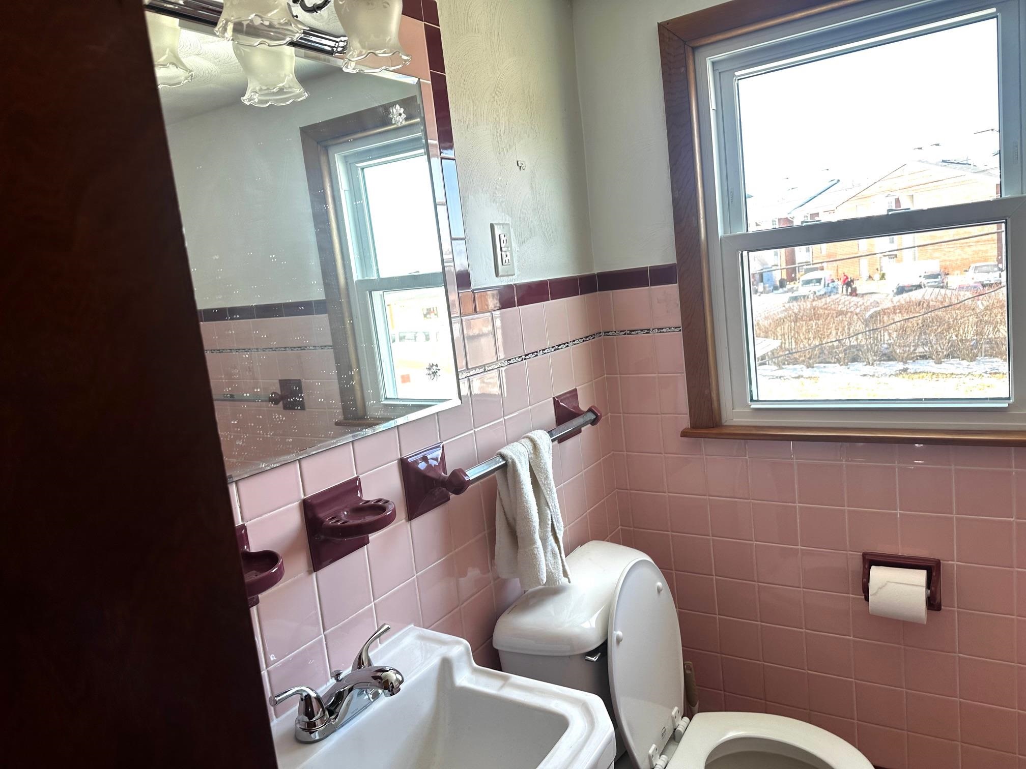 2628 St Ann St, Owensboro, Kentucky 42303, 4 Bedrooms Bedrooms, ,2 BathroomsBathrooms,Single Family Residence,For Sale,St Ann St,94075