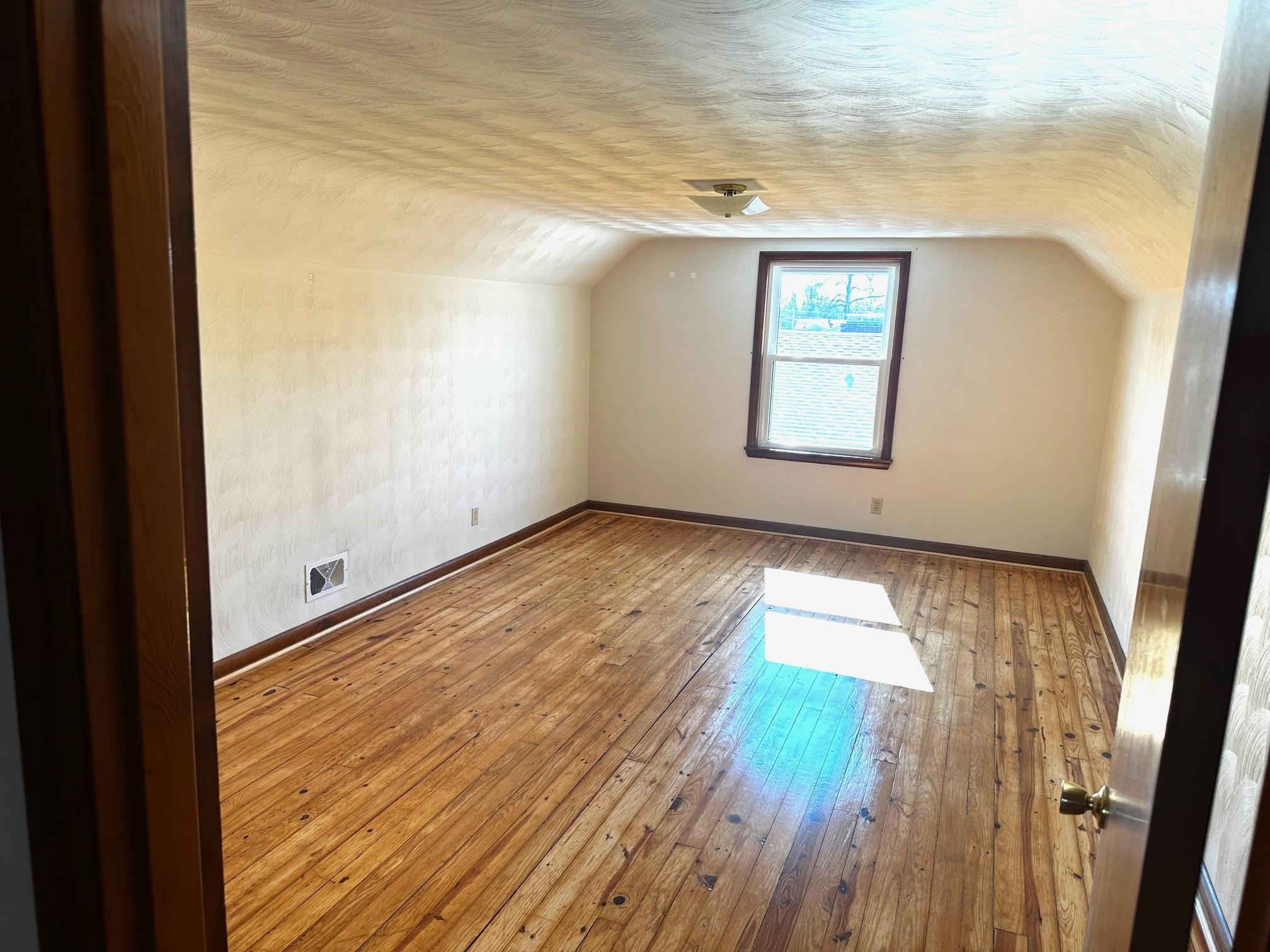 2628 St Ann St, Owensboro, Kentucky 42303, 4 Bedrooms Bedrooms, ,2 BathroomsBathrooms,Single Family Residence,For Sale,St Ann St,94075