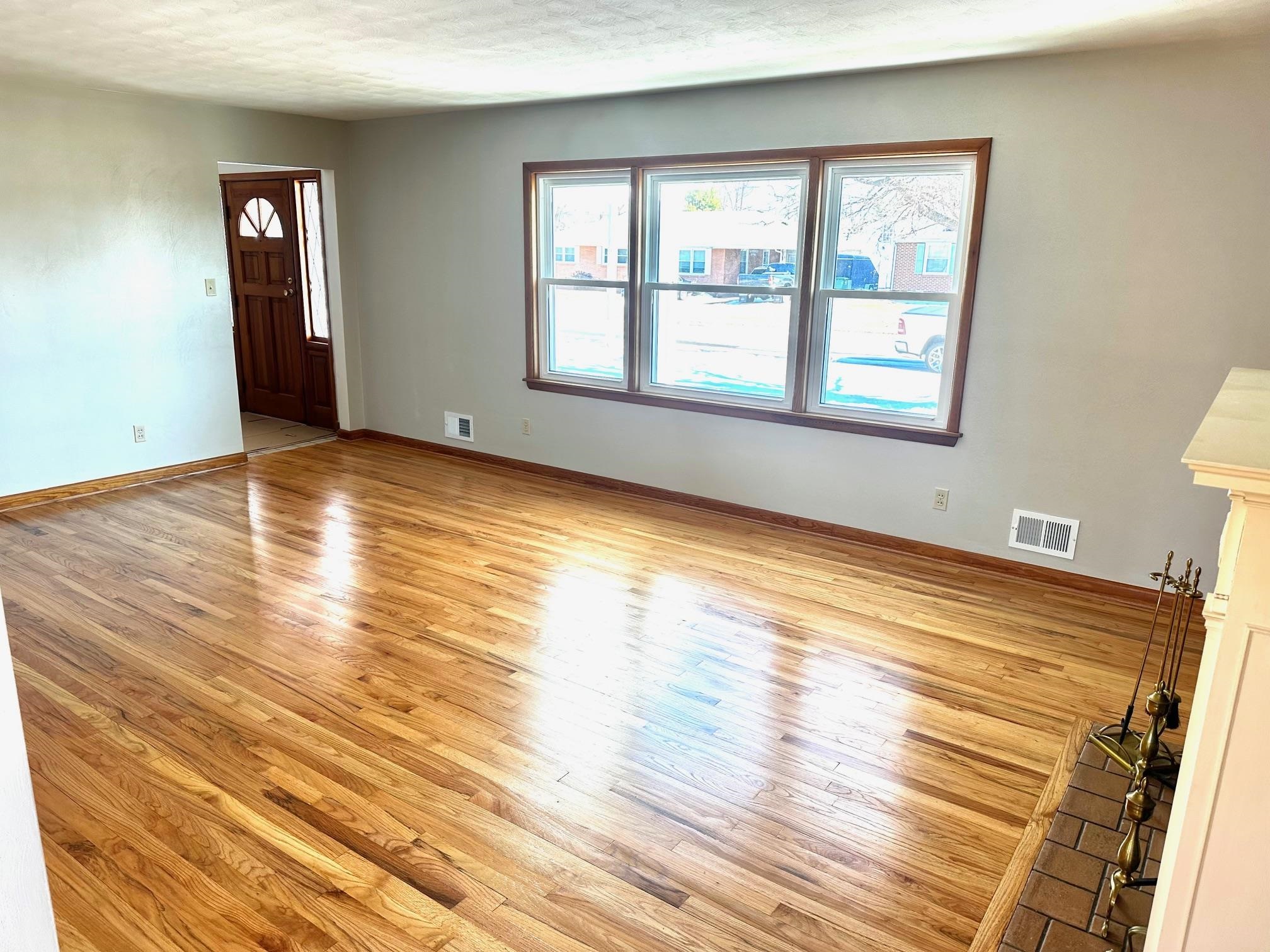 2628 St Ann St, Owensboro, Kentucky 42303, 4 Bedrooms Bedrooms, ,2 BathroomsBathrooms,Single Family Residence,For Sale,St Ann St,94075