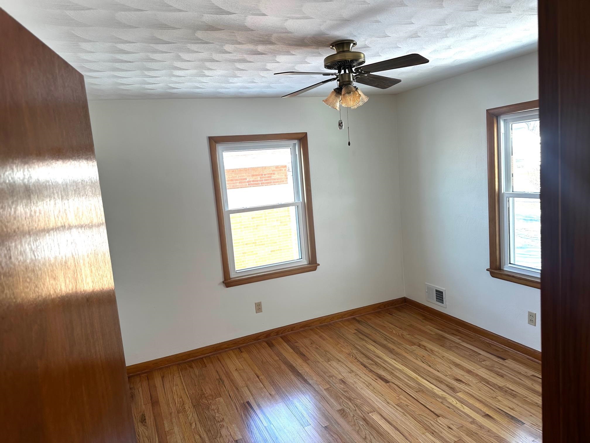 2628 St Ann St, Owensboro, Kentucky 42303, 4 Bedrooms Bedrooms, ,2 BathroomsBathrooms,Single Family Residence,For Sale,St Ann St,94075